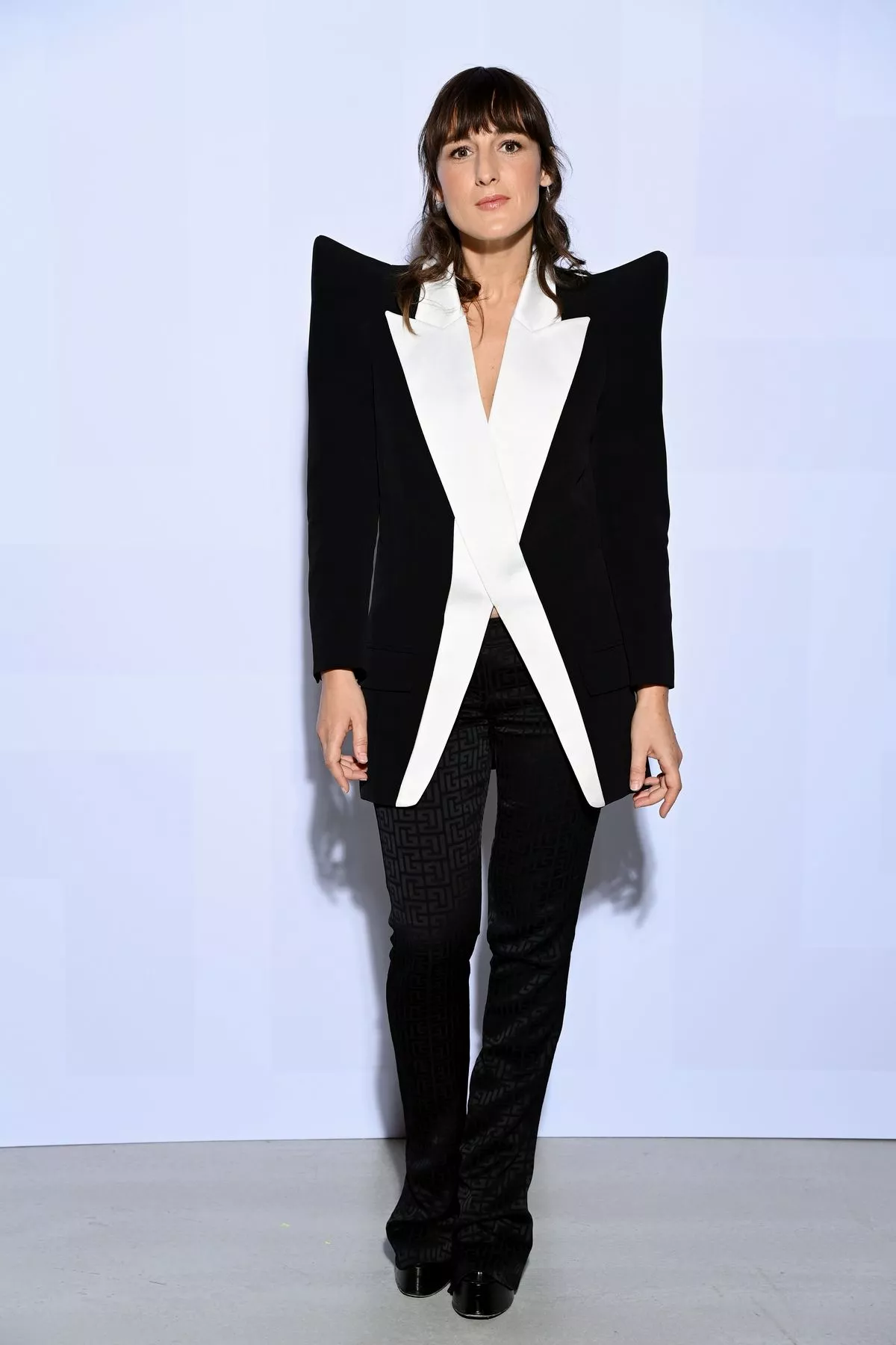Жюльет Армане на шоу Balmain Womenswear Весна/лето 2022 в рамках Недели моды в Париже