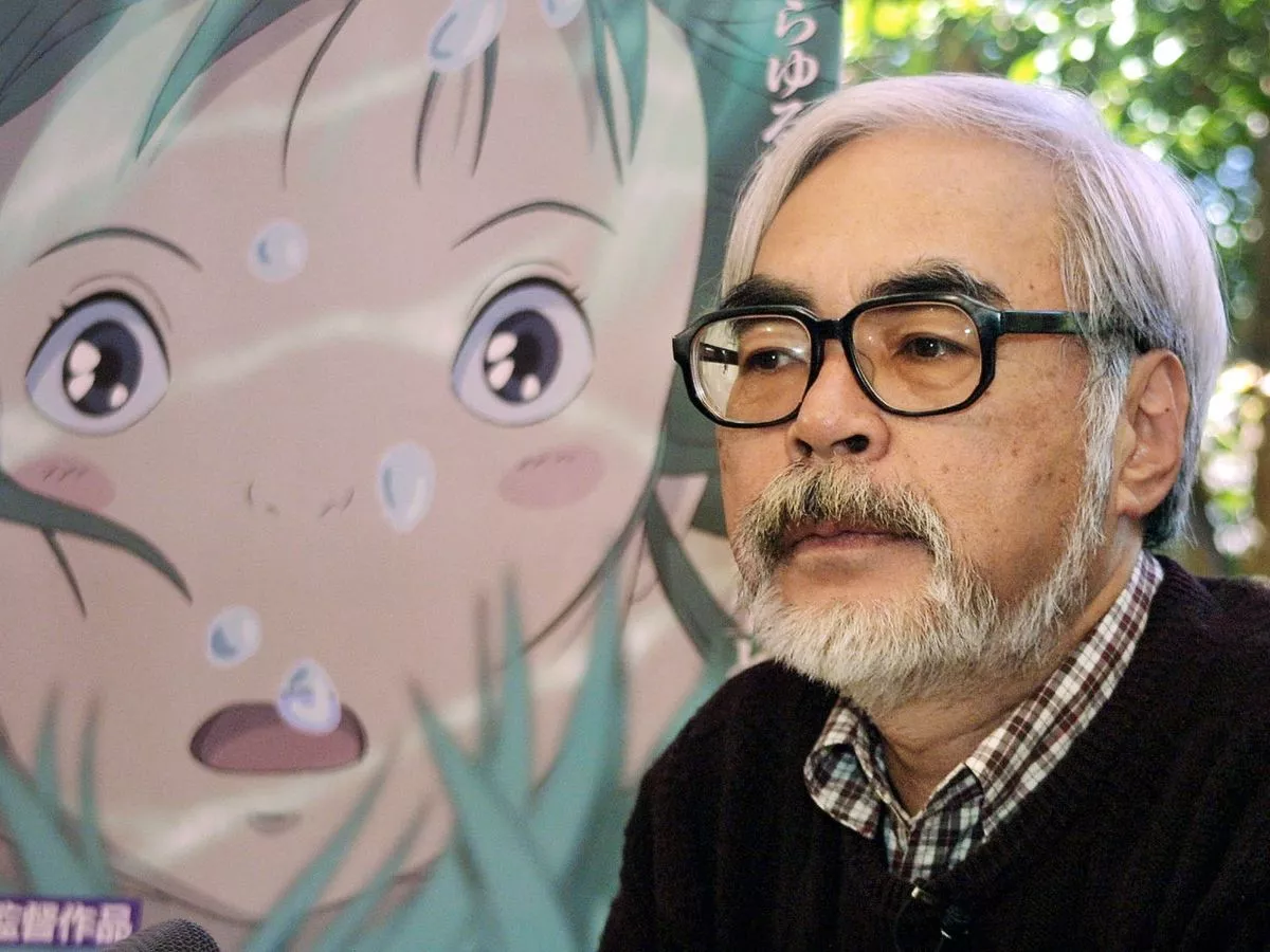 Японский режиссер Хаяо Миядзаки беседует с журналистами