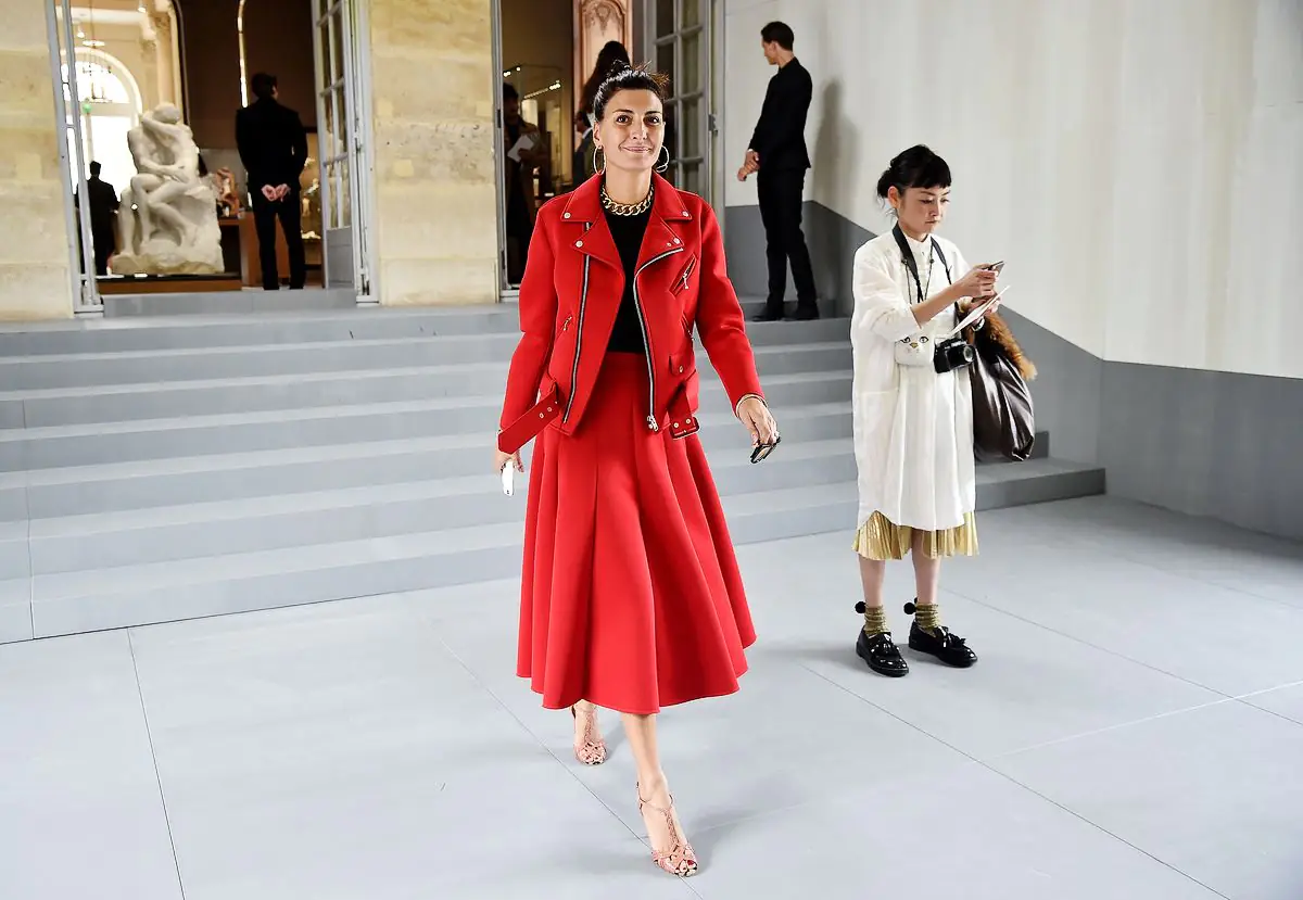 Джованна Батталья прибыла на шоу Christian Dior Womenswear Весна/Лето 2017 в рамках Недели моды в Париже, 30 сентября 2016 г. Джованна Батталья прибыла на шоу Christian Dior Womenswear Весна/Лето 2017