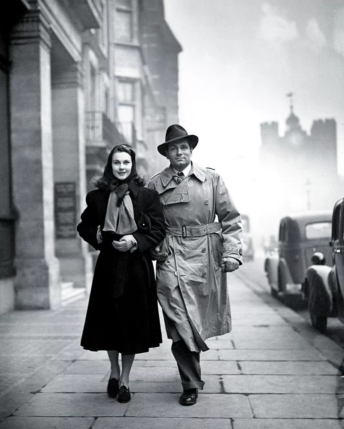 Вивьен Ли и Лоуренс Оливье после посещения лондонского театра, 13 января 1941 г. 