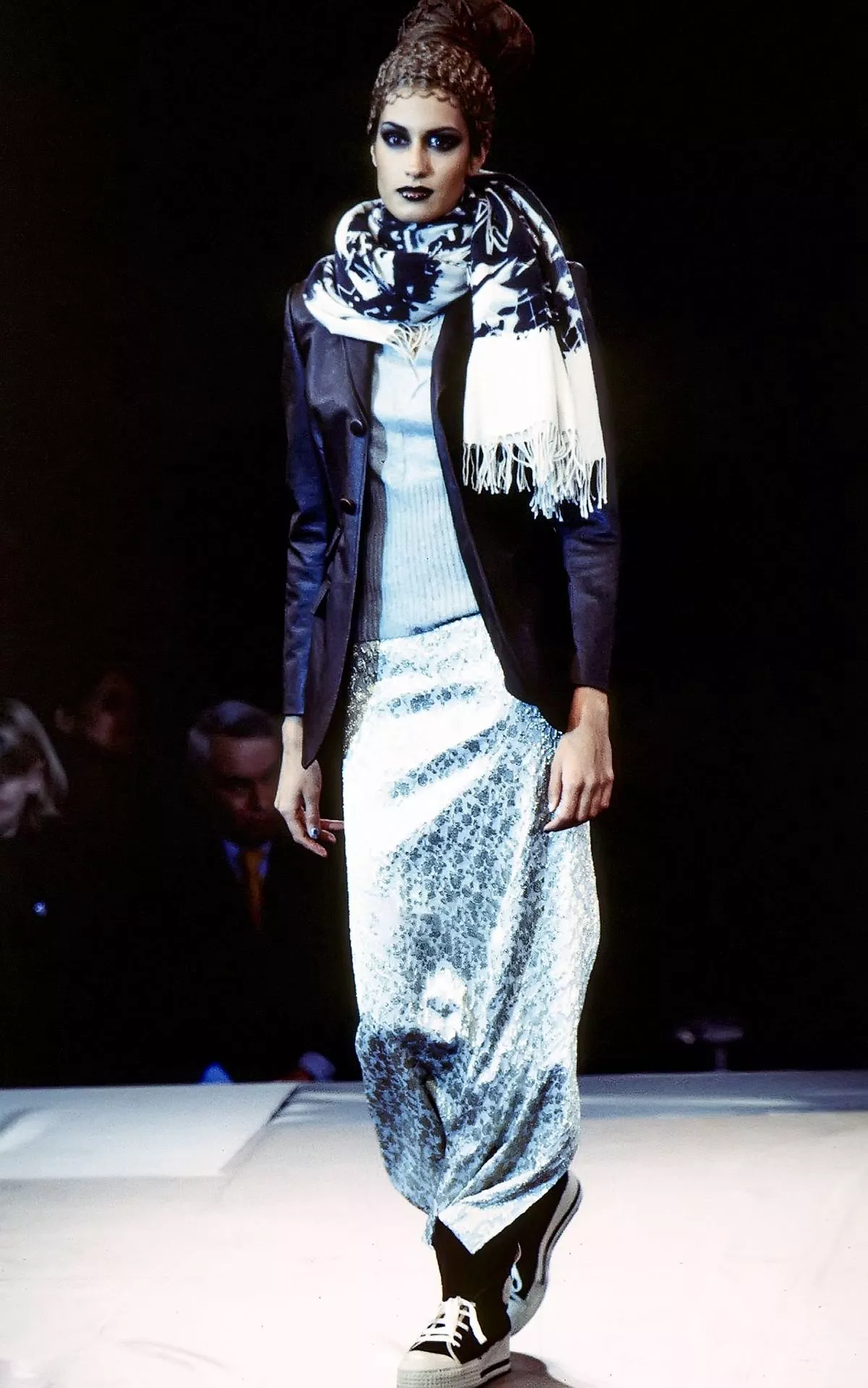 Ясмин Гаури на шоу Jean Paul Gaultier Ready-to-Wear Осень/Зима 1997/98