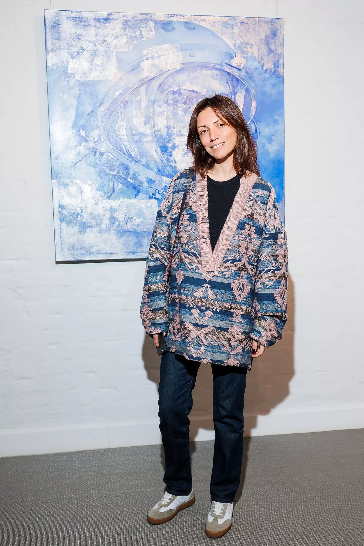 Карина Ошроева на выставке Дарьи Котляровой «В невесомости», фото 1