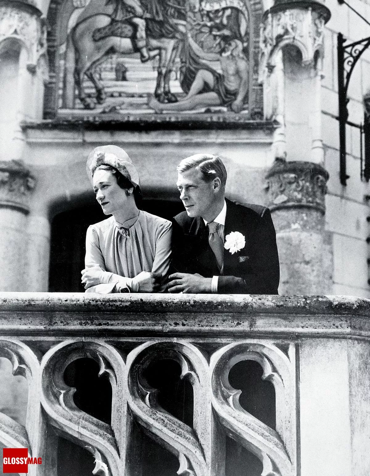Герцог и герцогиня Виндзорские на балконе замка Канде в день своей свадьбы, 3 июня 1937 г. 