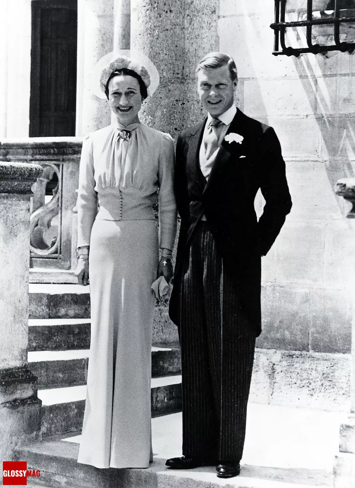 Герцог Виндзорский и миссис Уоллис Симпсон в день своей свадьбы в замке Конде, Франция, 3 июня 1937 г.