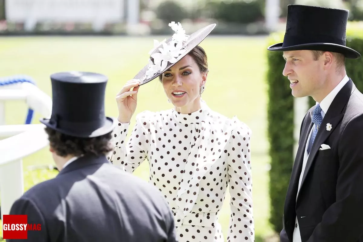 Кэтрин, герцогиня Кембриджская в четвертый день ежегодных Королевских скачек Royal Ascot в Аскоте, 17 июня 2022 г., фото 4