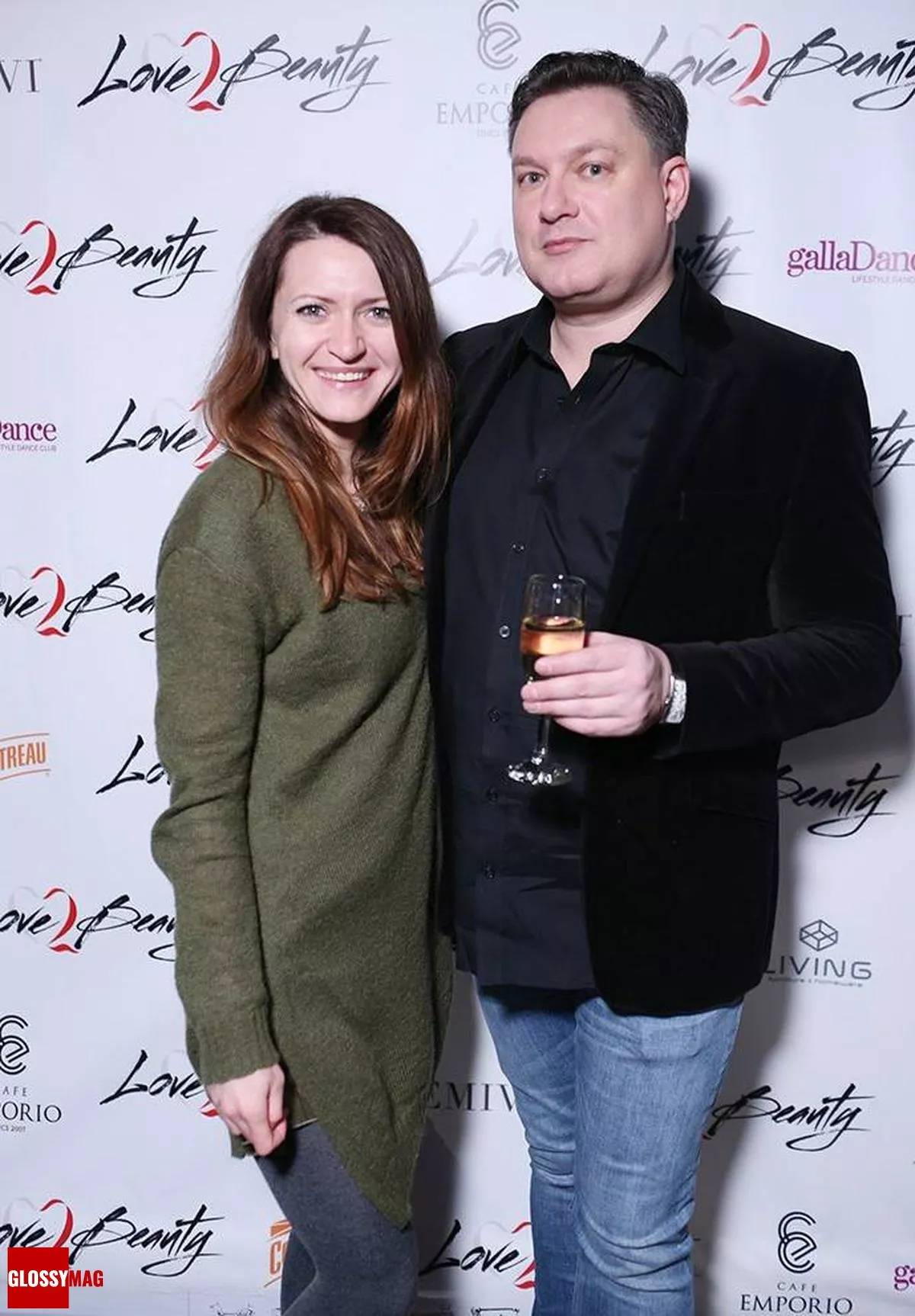 Оксана Корнылива (Единая Европа), Виктор Гостищев — основатель и совладелец Love2Beauty.ru на праздновании 2-летия Love2Beauty.ru в EMPORIO CAFE, 20 ноября 2014 г.