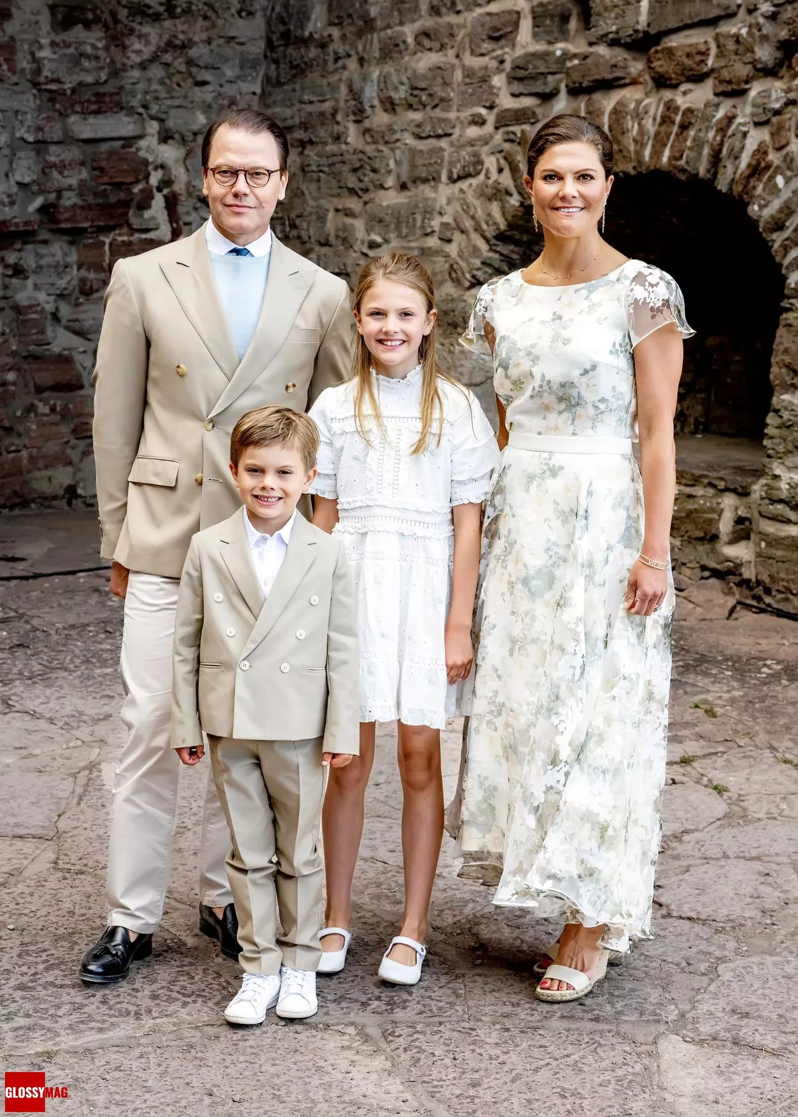 Кронпринцесса Виктория с мужем, принцем Даниэлем, и детьми в Швеции, 14 июля 2022 г.