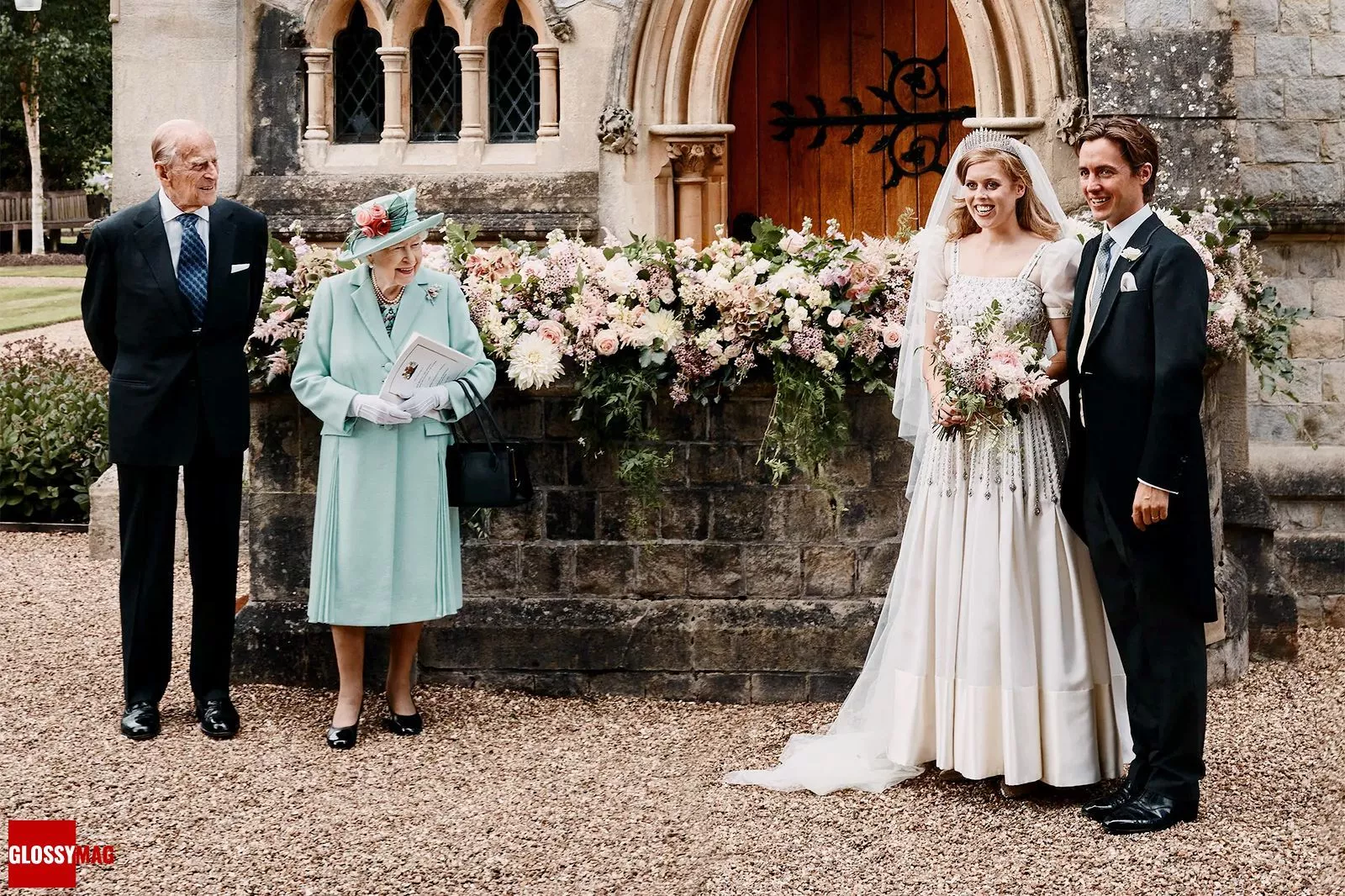 Принц Филипп и королева Елизавета II на свадьбе Беатрисы Йоркской и Эдоардо Мапелли-Моцци, 17 июля 2020 г.