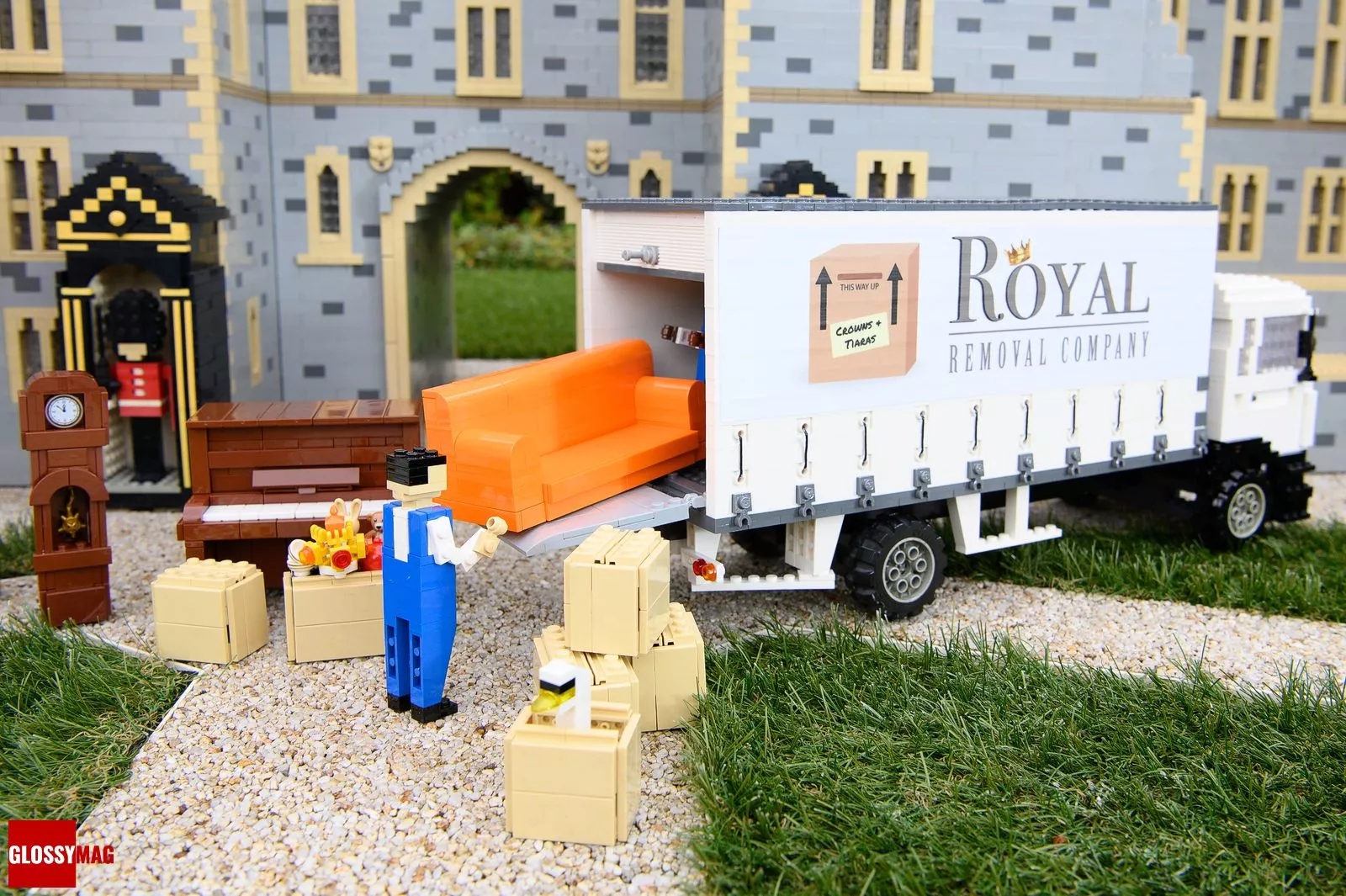 Игрушечная модель королевской семьи и их нового дома от Legoland Windsor Resort, фото 2