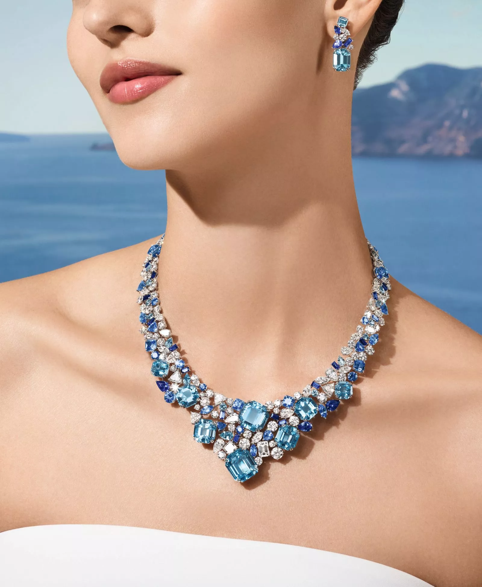 Ожерелье и серьги SANTORINI — Shades of Blue из коллекции Majestic Escapes Harry Winston, фото 1