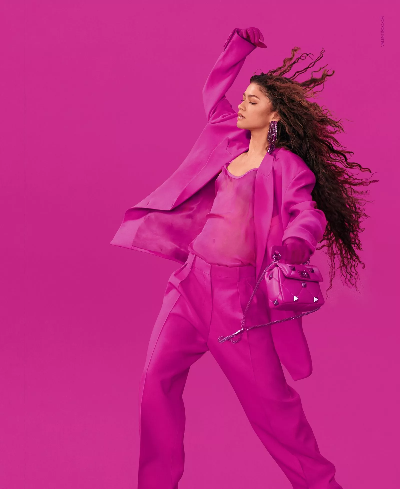 Зендая и Льюис Хэмилтон в рекламной кампании Valentino PINK PP Fall 2022, фото 1