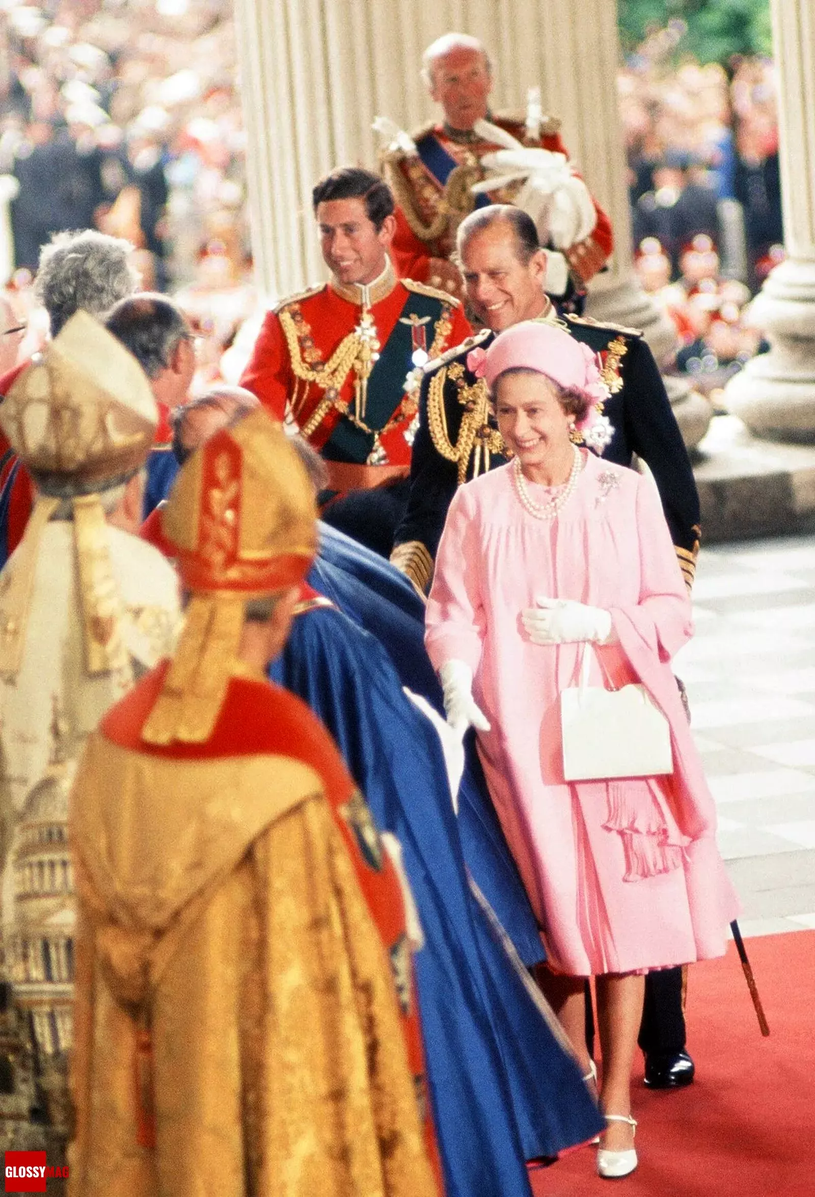 Королева Елизавета II с брошью Cartier и принц Филипп