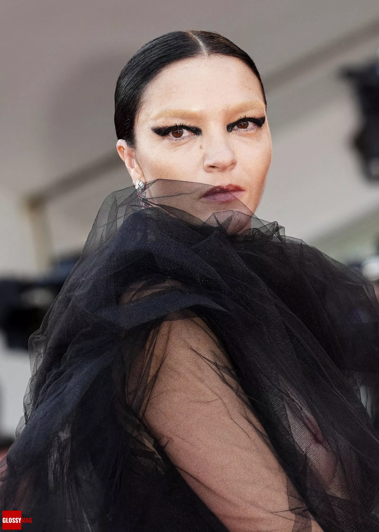 Мариякарла Босконо в платье от Jean Paul Gaultier, туфлях-лодочках Jimmy Choo и украшениях Cartier на 79-м Венецианском кинофестивале, 31 августа 2022 г., фото 5