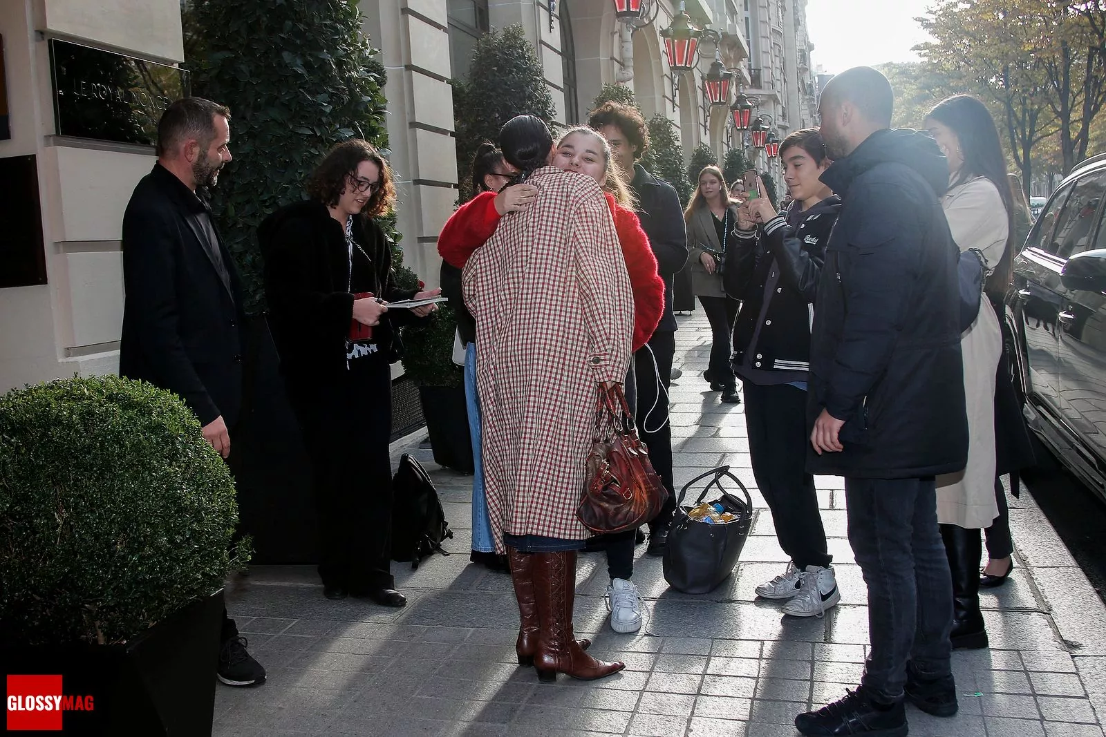 Белла Хадид прибывает в свой отель во время Недели моды в Париже, 3 октября 2022 г., фото 3