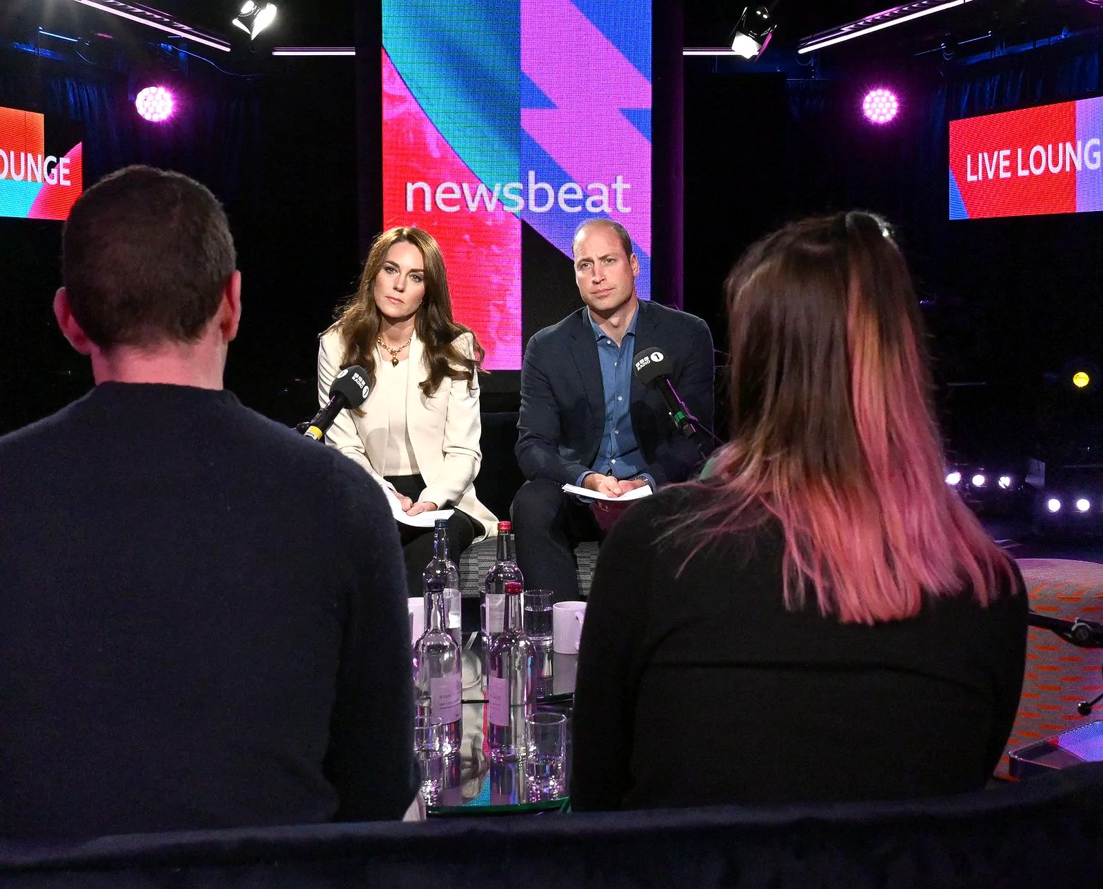 Принц Уильям и Кейт Миддлтон в специальном выпуске шоу Newsbeat на BBC Radio 1, фото 1