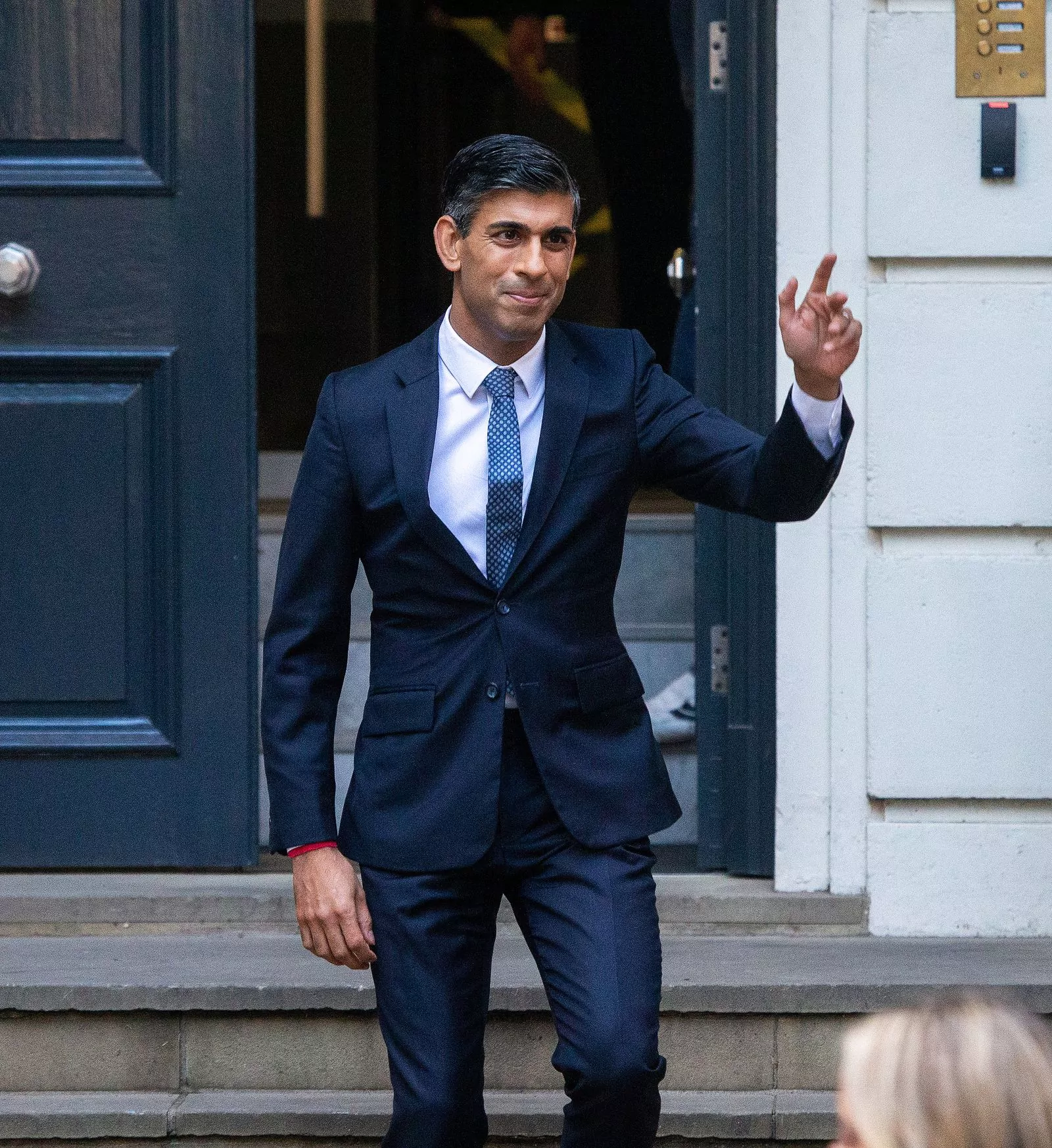 Риши Сунак выходит из своего дома, Лондон, 24 октября 2022 г., фото 5