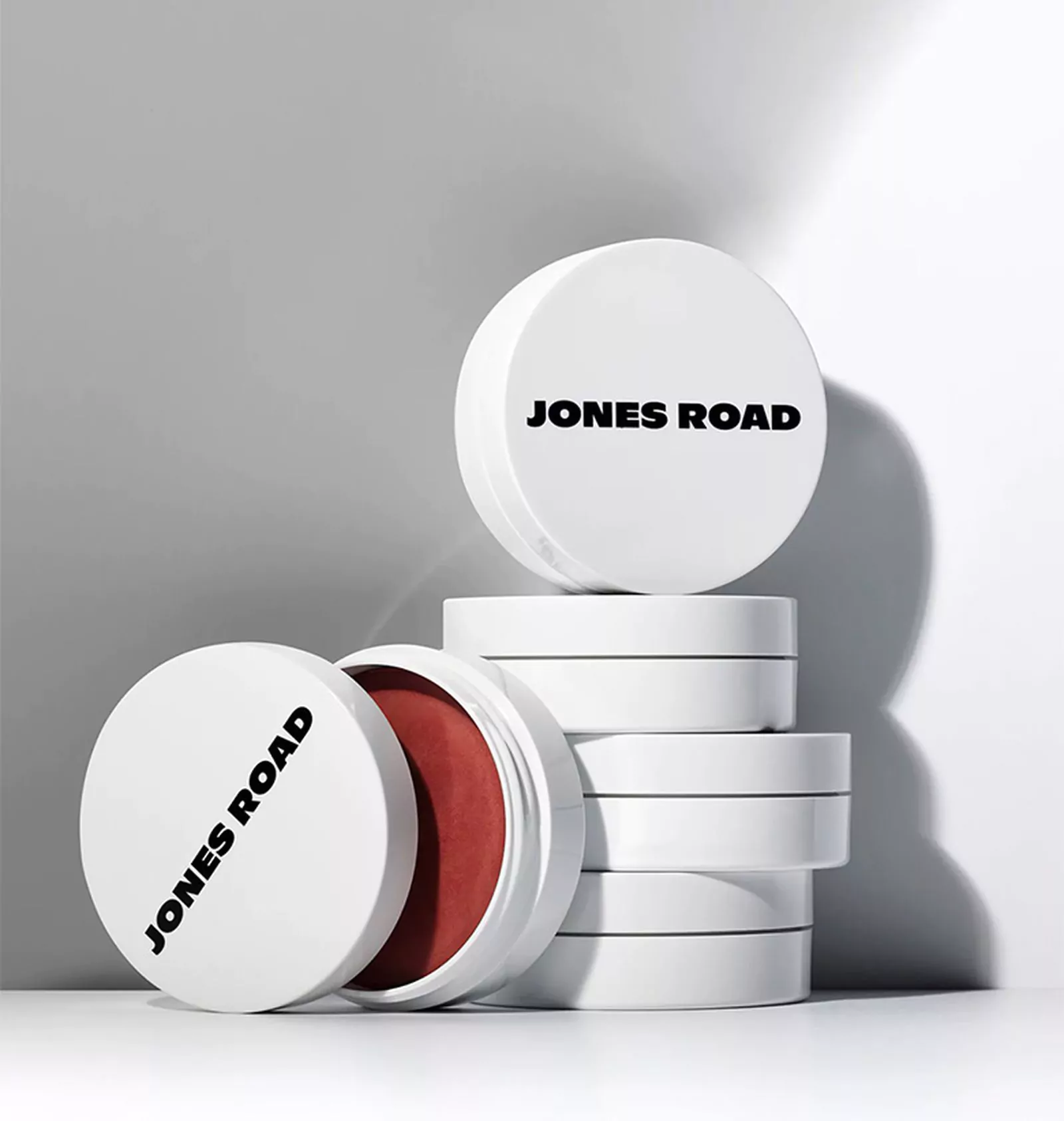 Jones Road, универсальный тонирующий бальзам для кожи лица Miracle Balm