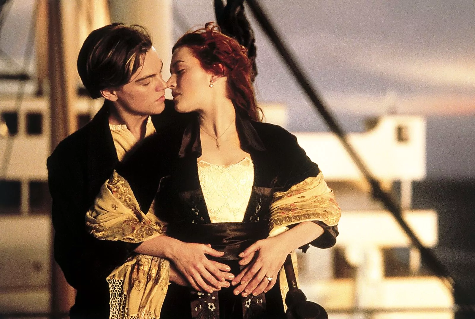 Леонардо Ди Каприо и Кейт Уинслет в фильме «Титаник», 1997 г.