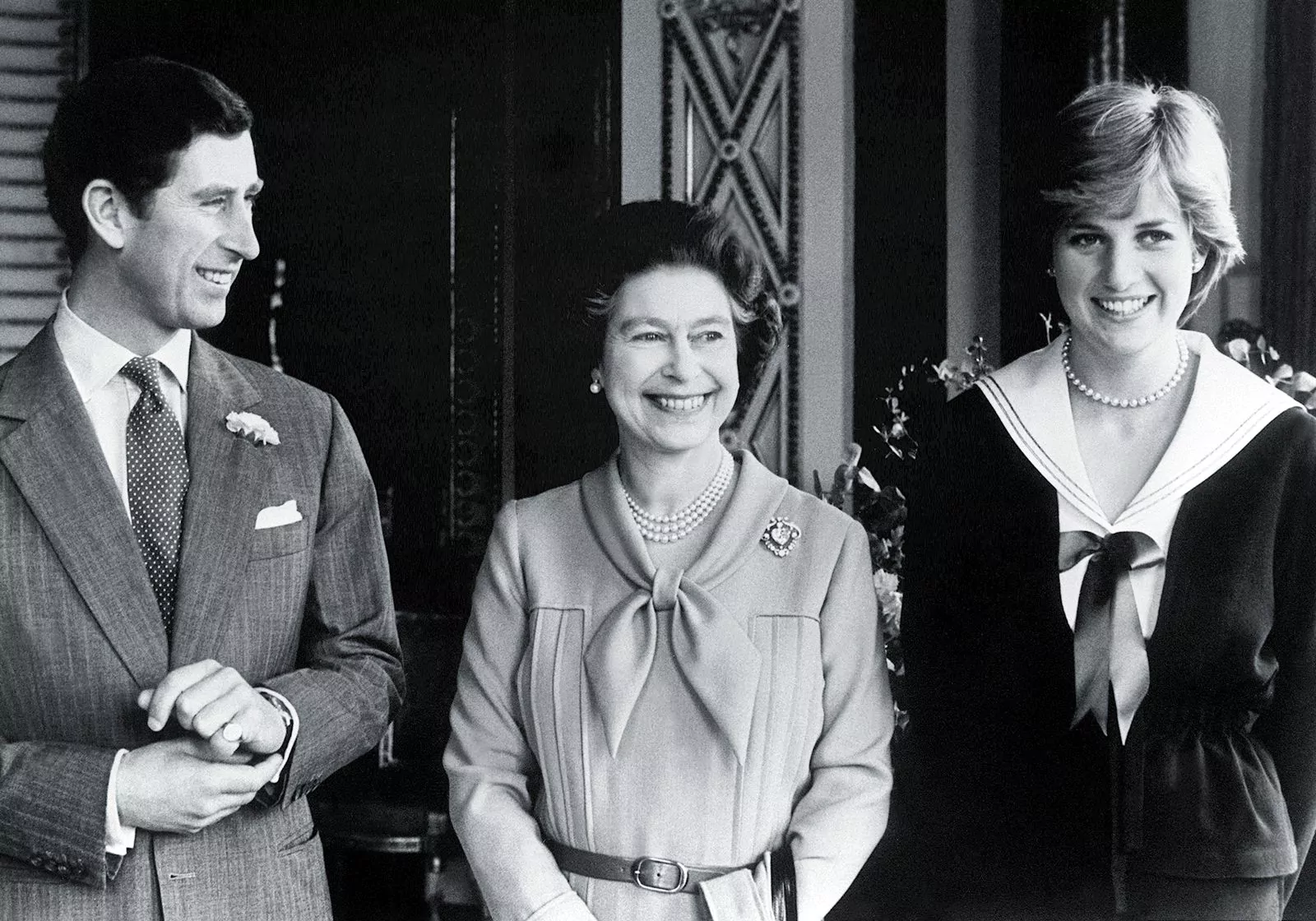 Принц Чарльз, Елизавета II и принцесса Диана