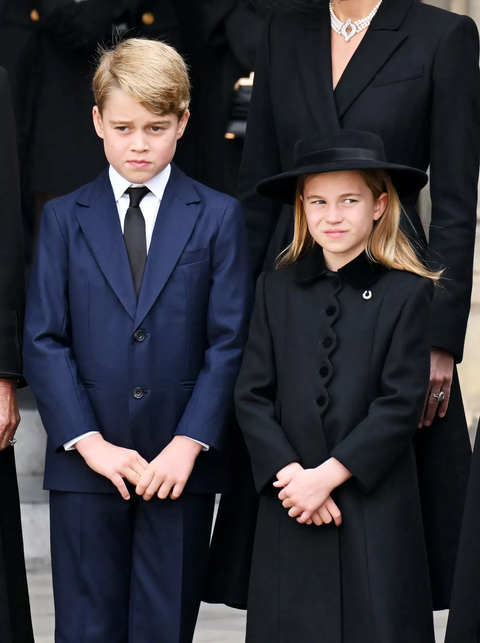 Принц Джордж и принцесса Шарлотта на похоронах королевы Елизаветы II, 19 сентября 2022 г.