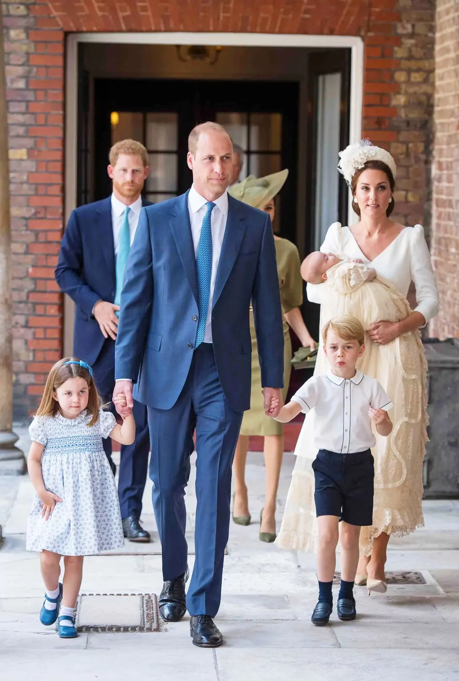 Принц Джордж с семьей прибыли на крещение принца Луи в королевской часовне дворца Сент-Джеймс, 9 июля 2018 г.