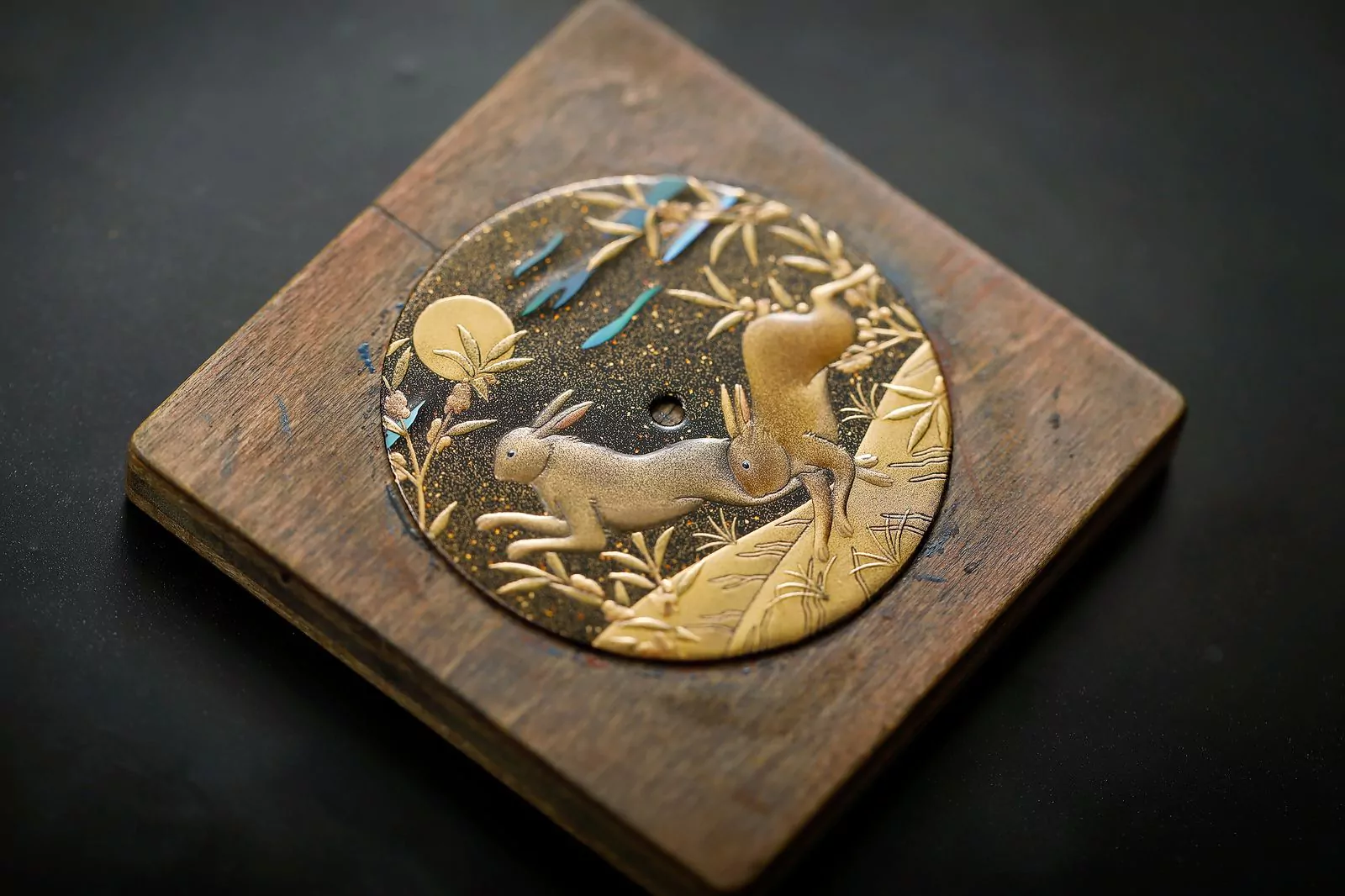 Японский мастер лакировки уруши Минори Коизуми создал для часов Chopard кролика и луну, фото 4