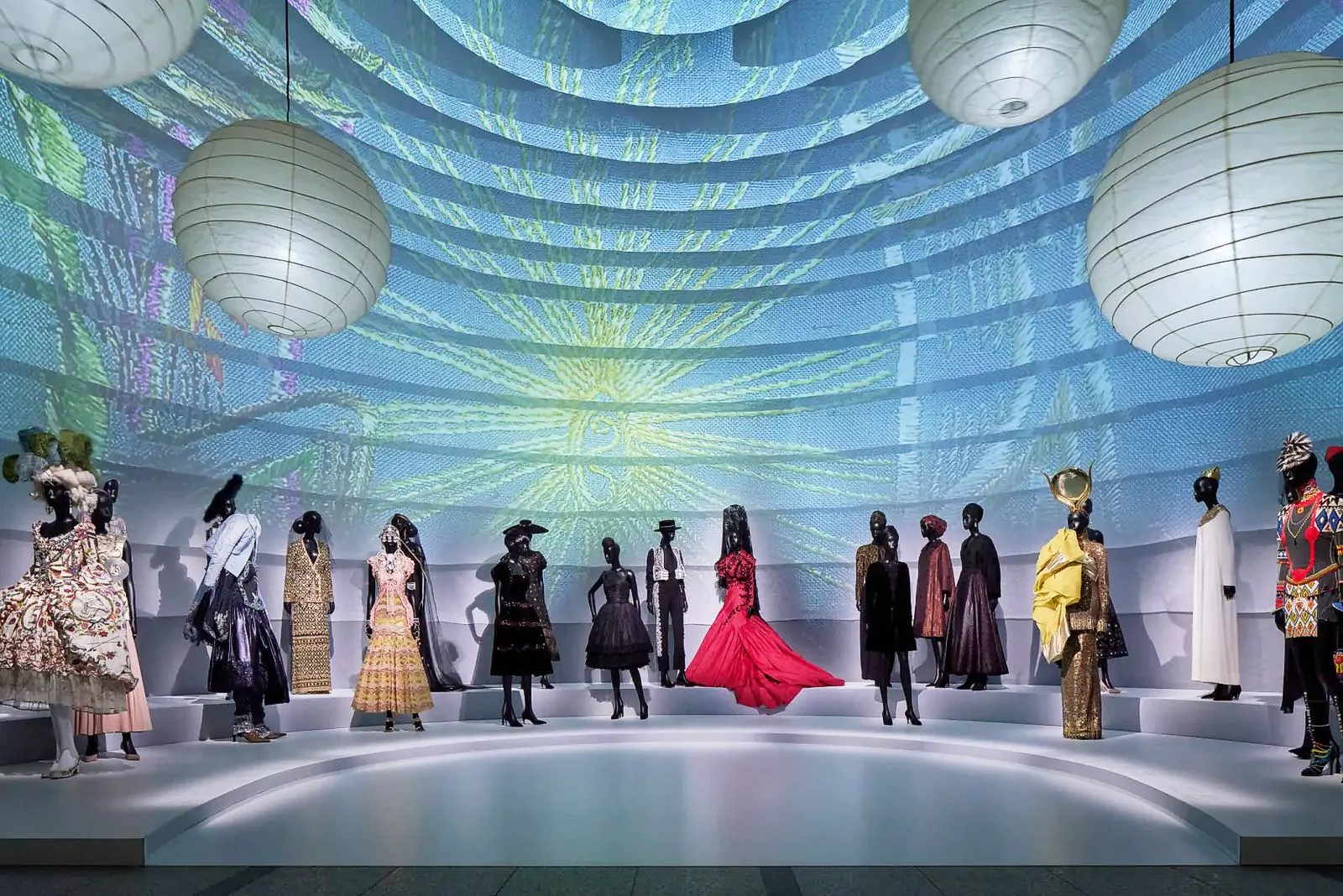 Выставка «Кристиан Диор: Дизайнер мечты» в Музее современного искусства в Токио, фото 2