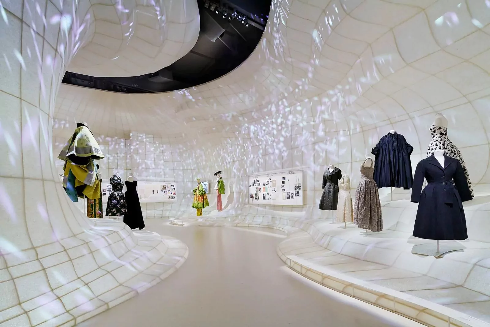 Выставка «Кристиан Диор: Дизайнер мечты» в Музее современного искусства в Токио, фото 5