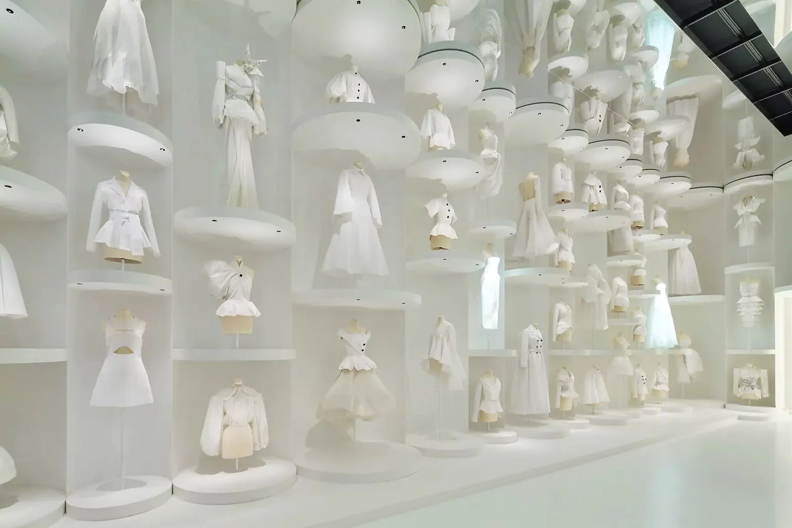 Выставка «Кристиан Диор: Дизайнер мечты» в Музее современного искусства в Токио, фото 12