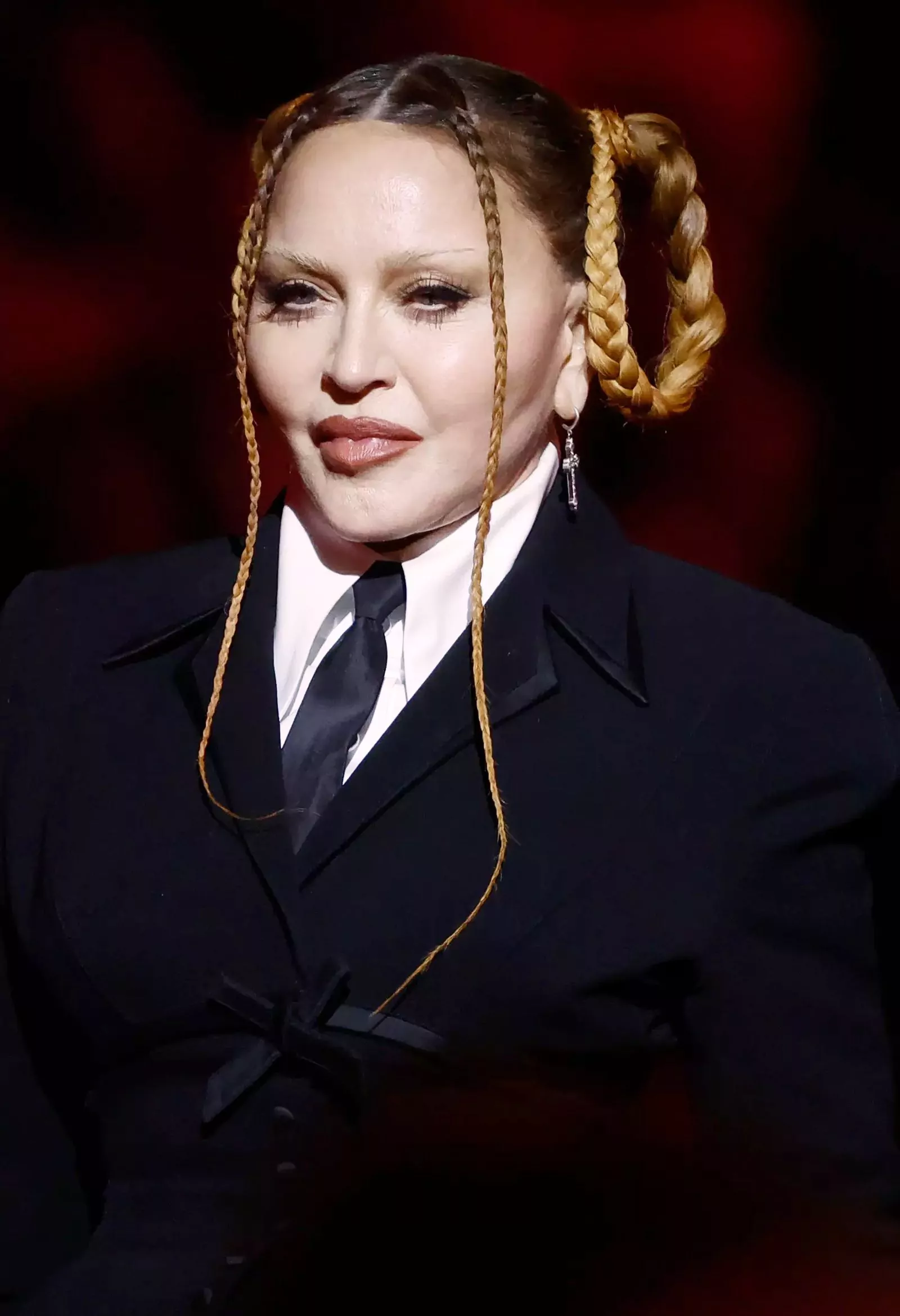 Мадонна на церемонии вручения премии «Грэмми» 2023 в Лос-Анджелесе, 5 февраля 2023 г., фото 4