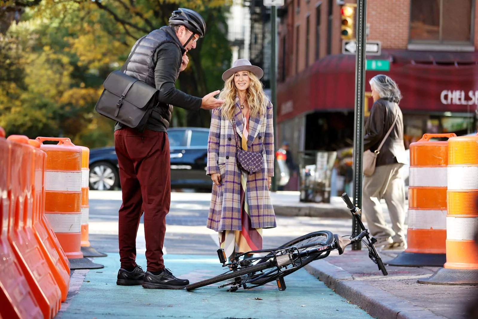 Сара Джессика Паркер на съемках второго сезона сериала «И просто так…» в Нью-Йорке, 2 ноября 2022 г., фото 2