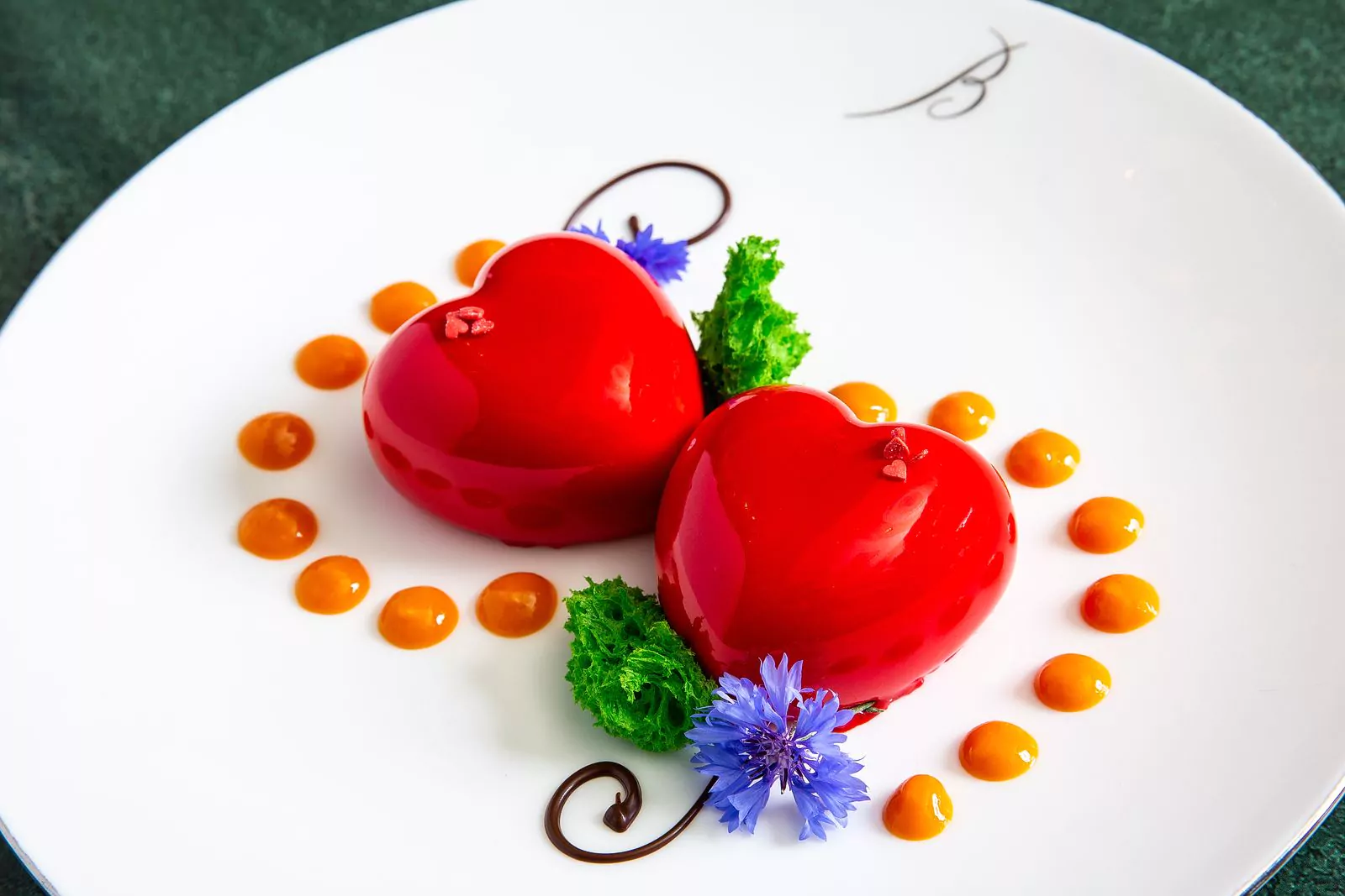 Десерт для двоих «Пылающие сердца» в отеле «Балчуг Кемпински Москва»