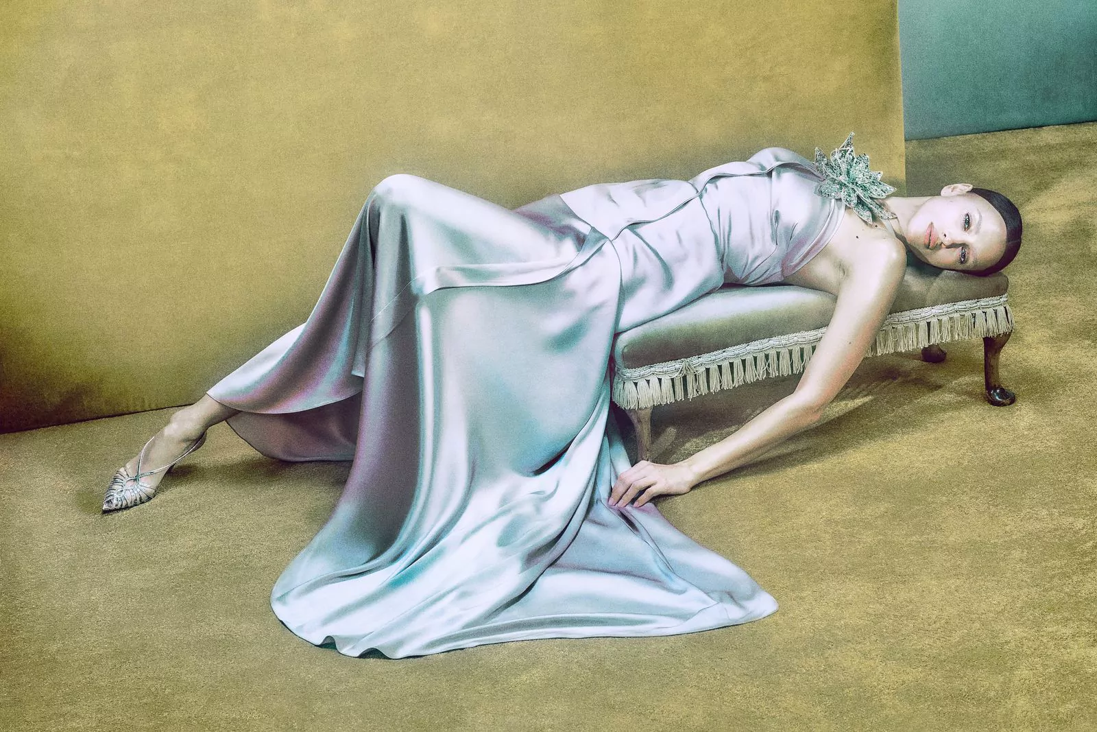 Ирина Шейк в объективе Елизаветы Породиной для февральского Vogue UK 2023, фото 11