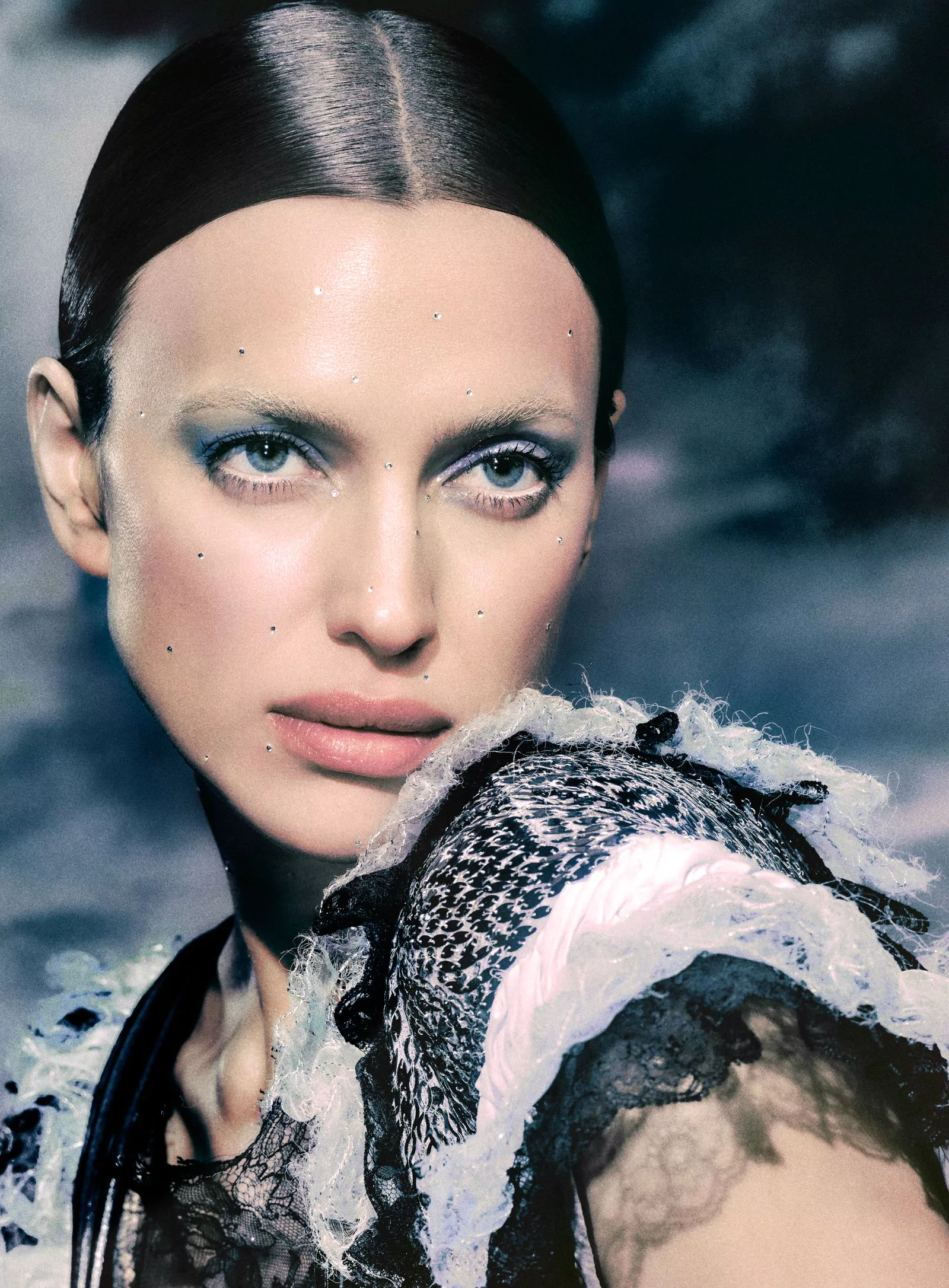 Ирина Шейк в объективе Елизаветы Породиной для февральского Vogue UK 2023, фото 7