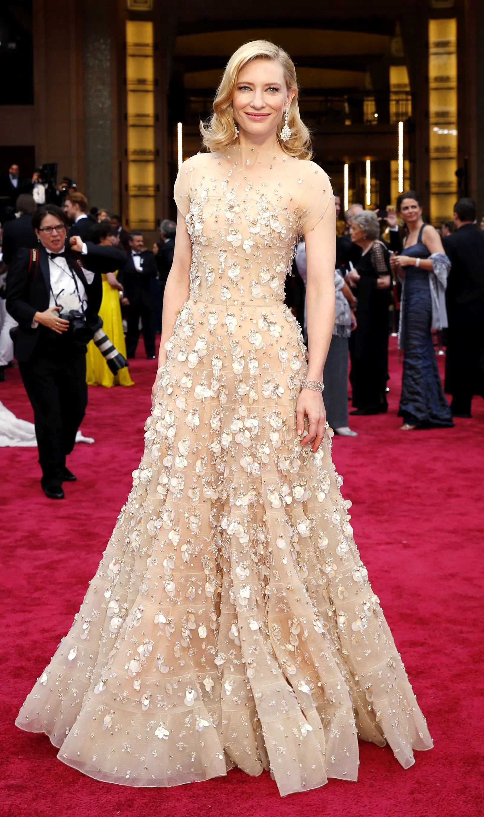 Кейт Бланшетт в Armani Privé на красной дорожке 86-й церемонии «Оскар», 2014 г., фото 2