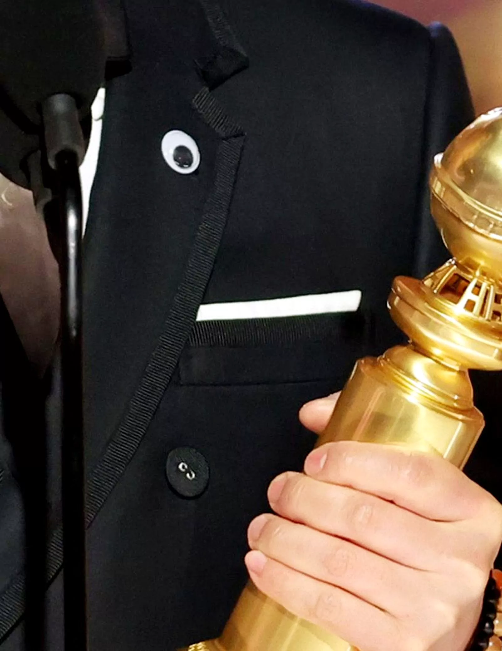 Актер Джонатан Ке Кван на 80-й церемонии вручения премии Golden Globe Awards 2023 в Беверли-Хиллз, 10 января 2023 г., фото 2