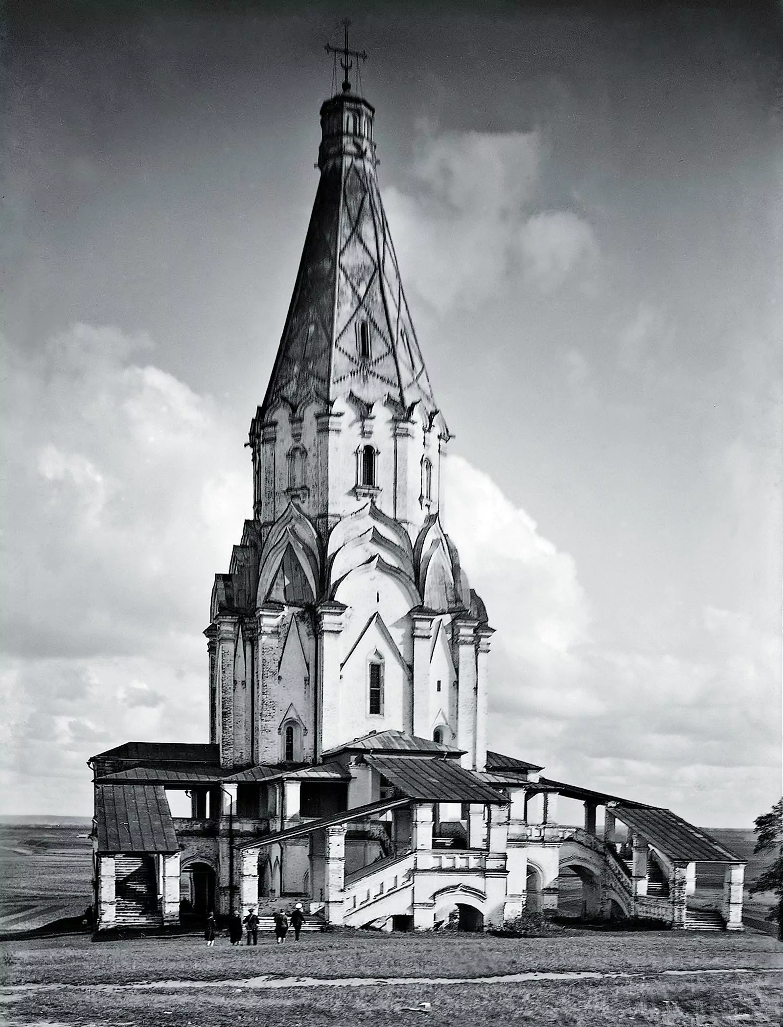 Церковь Вознесения Господня после реставрации П. Д. Барановским, 1920‑е гг.