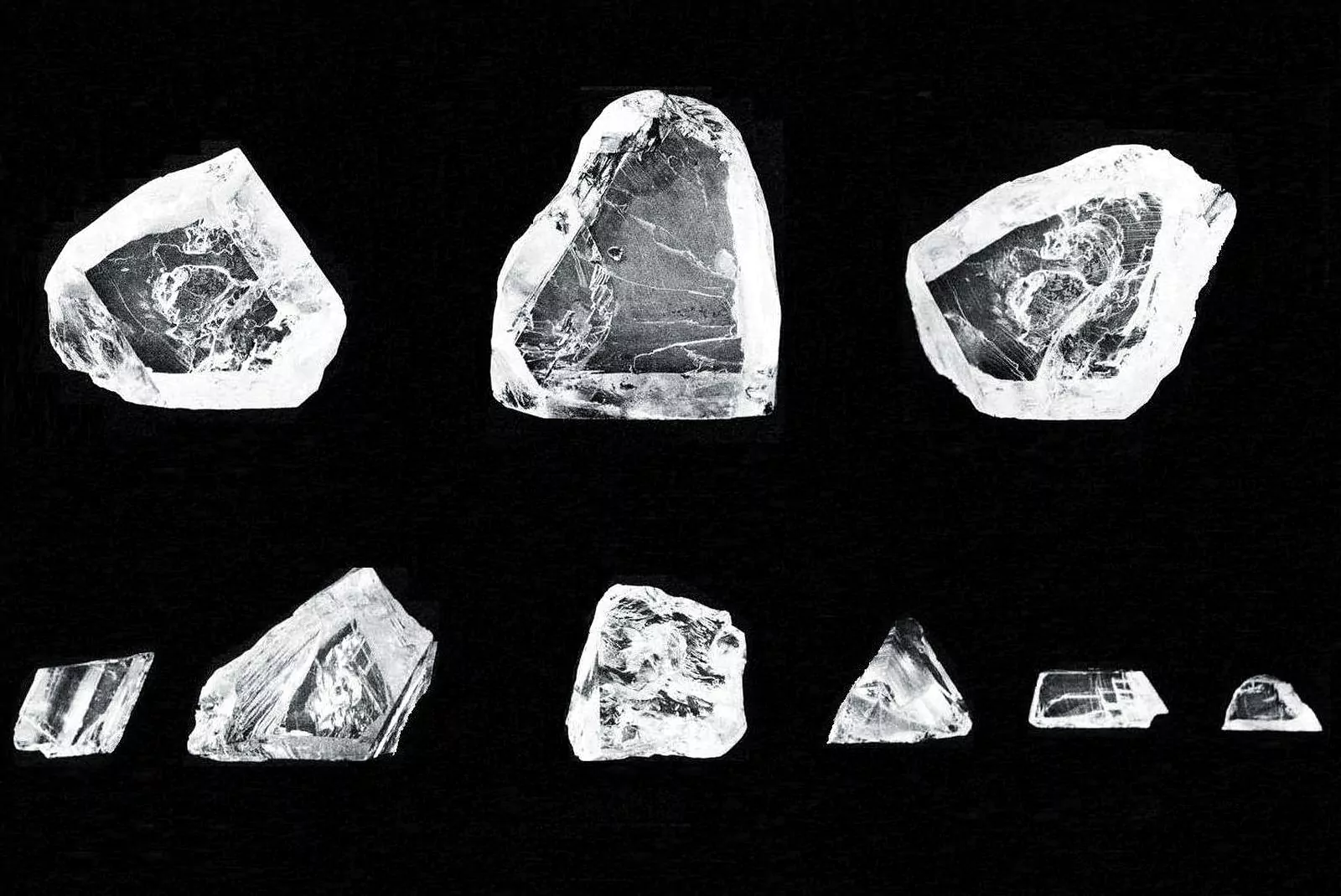 Девять пронумерованных частей алмаза Куллинан до огранки