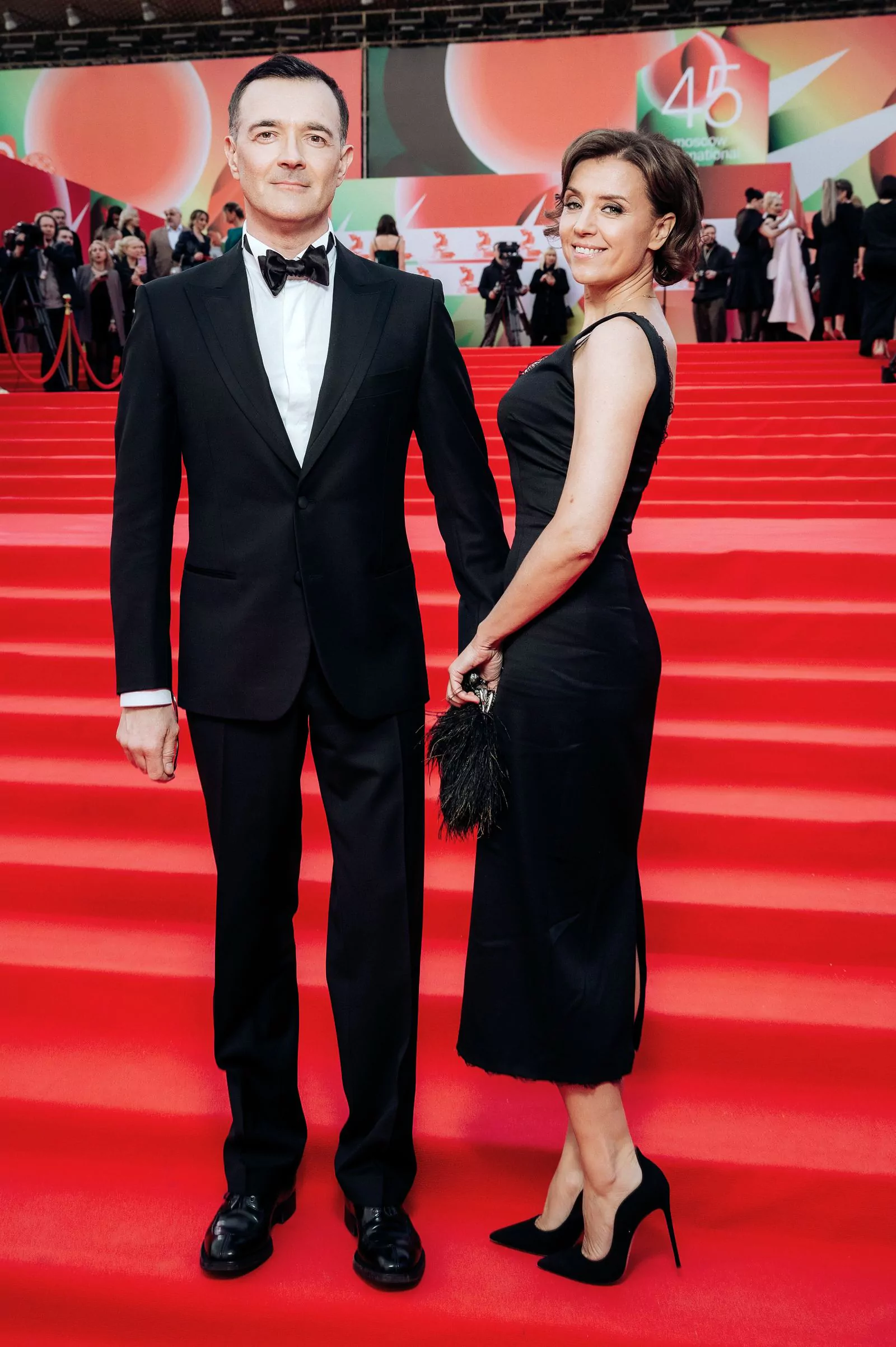 Егор Бероев с женой Ксенией Алферовой на церемонии открытия 45-го Московского Международного кинофестиваля, 20 апреля 2023 г.