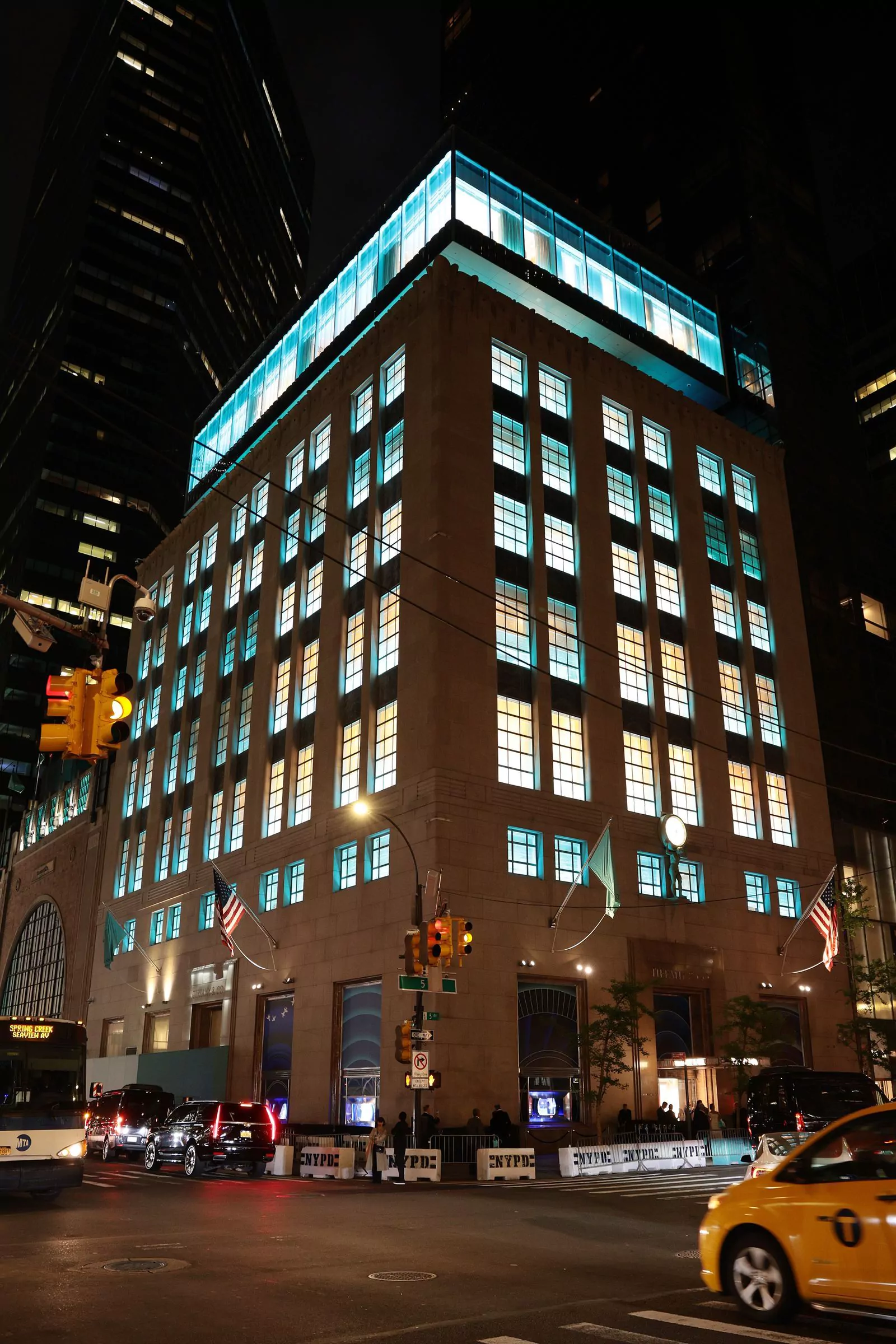 Флагманский магазин Tiffany & Co. в Нью-Йорке, 27 апреля 2023 г.