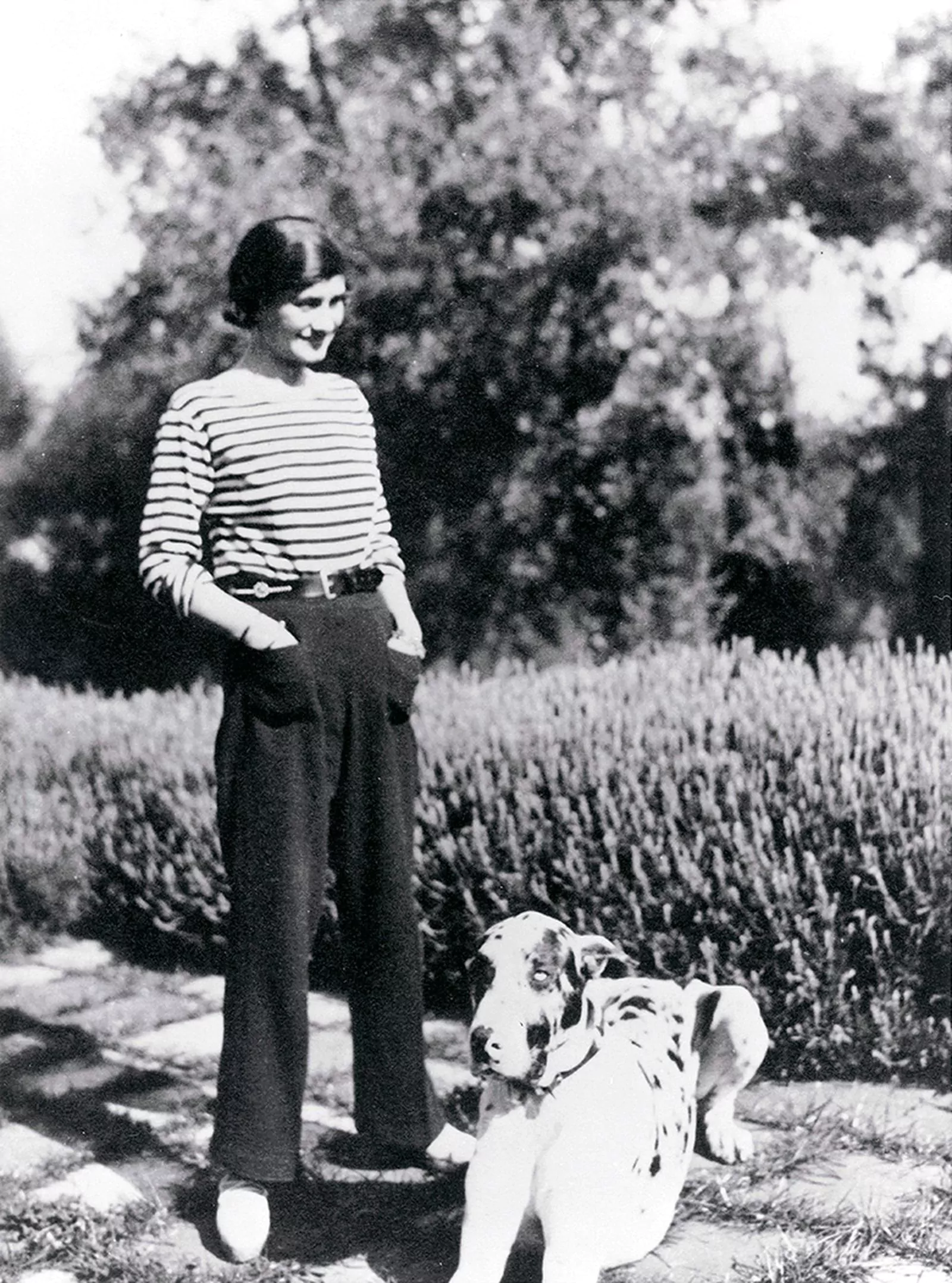 Дизайнер Коко Шанель, 1930 г. Коко Шанель, 1930 г.