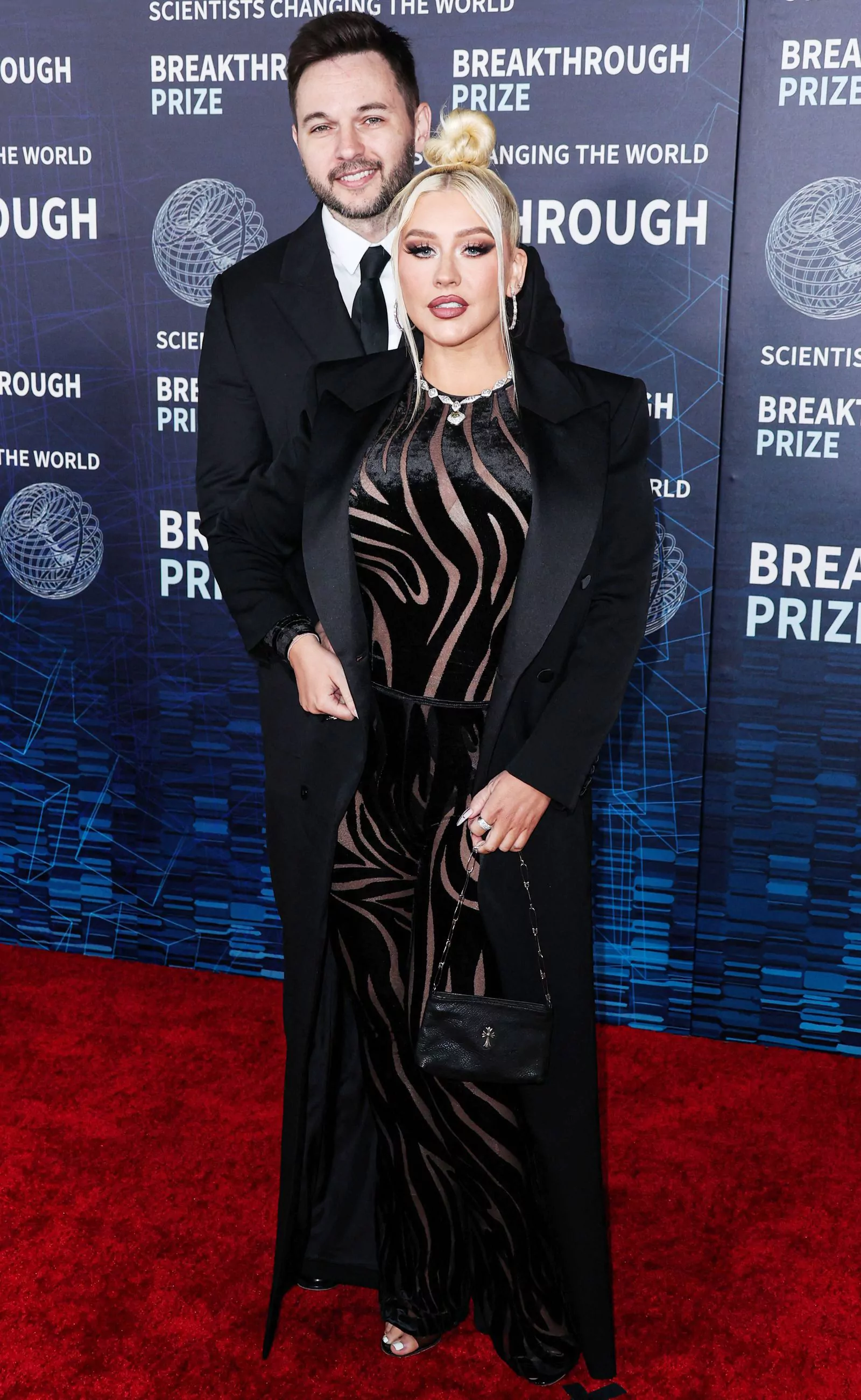 Кристина Агилера с мужем Мэттью Ратлером на 9-й ежегодной церемонии вручения премии «Прорыв» в Лос-Анджелесе, 15 апреля 2023 г.