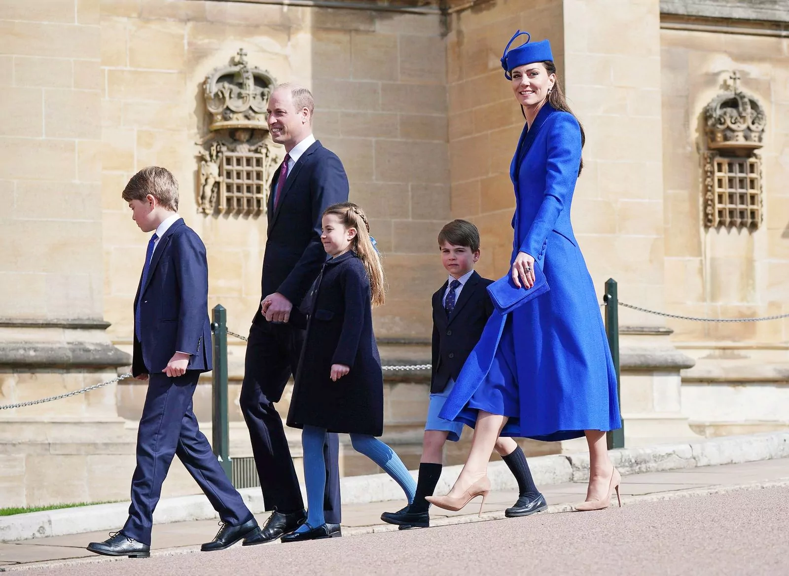 Принц Уильям и принцесса Кэтрин с детьми на традиционной пасхальной воскресной службе