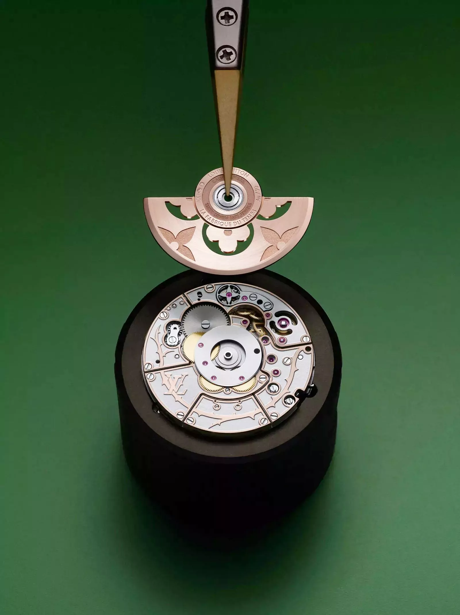 Женские часы Louis Vuitton Tambour Fiery Heart, фото 1
