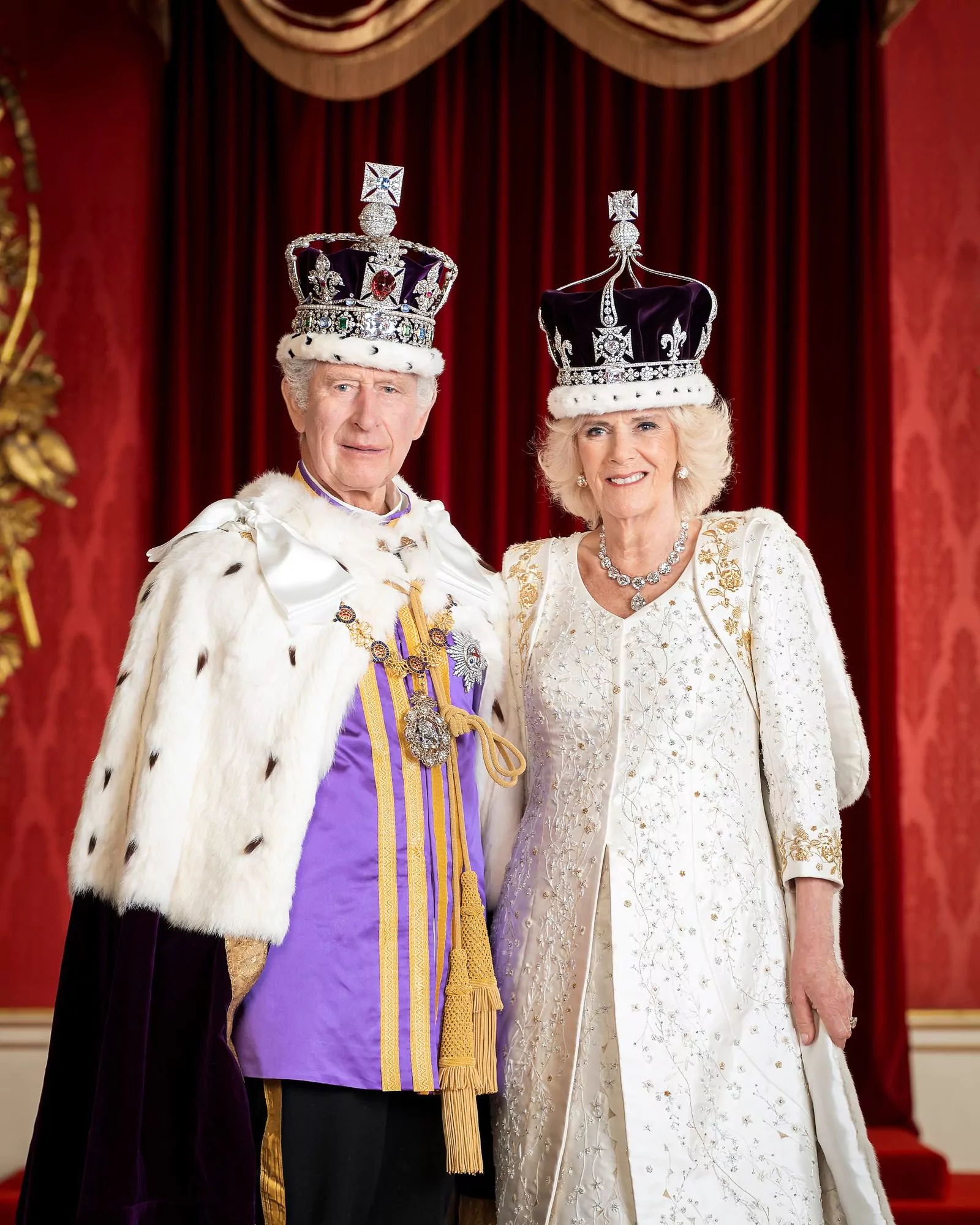Официальные коронационные фотографии короля Карла III и королевы Камиллы, фото 1