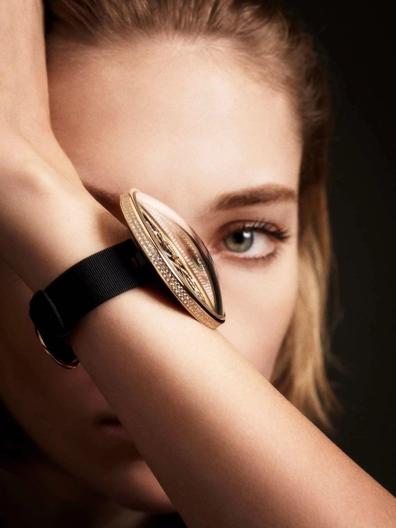часы Mademoiselle Privé Pique-Aiguilles вдохновлены наручной игольницей Габриэль Шанель, фото 3
