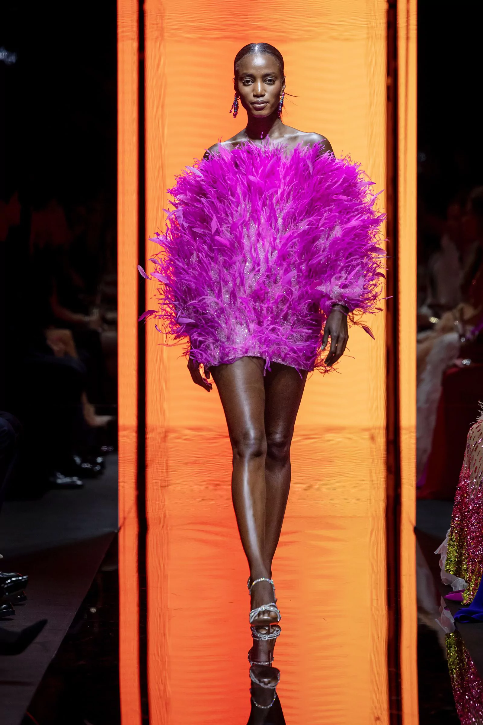 Шоу коллекции Chopard Caroline's Couture в Каннах, 23 мая 2023 г., фото 1