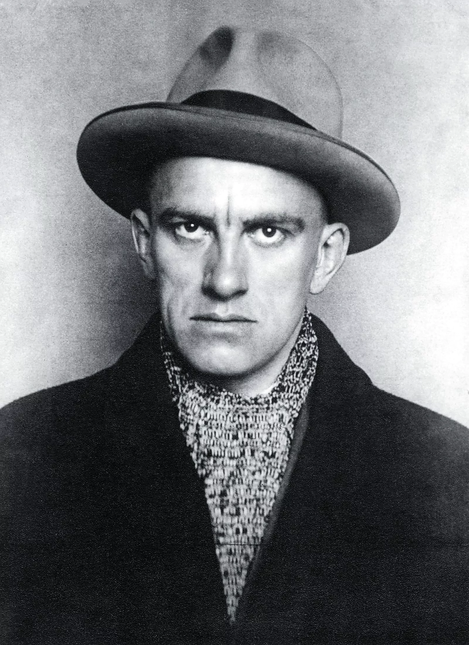 Александр Родченко. Поэт Владимир Маяковский, 1924 г., фото 1