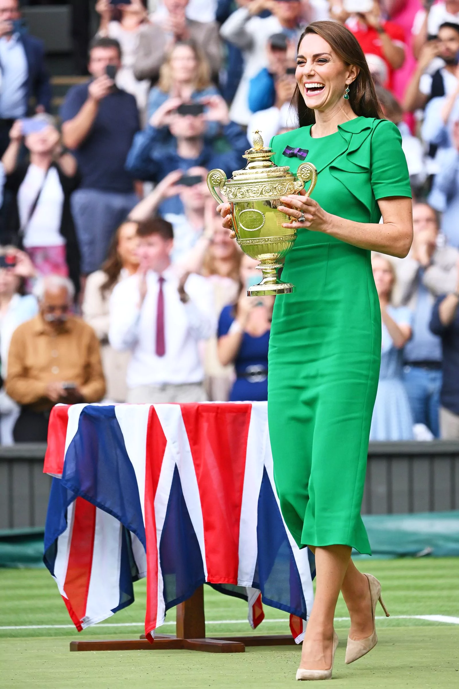 Принцесса Уэльская вручила трофей джентльменского одиночного разряда победителю турнира Карлосу Алькарасу, 16 июля 2023 г.