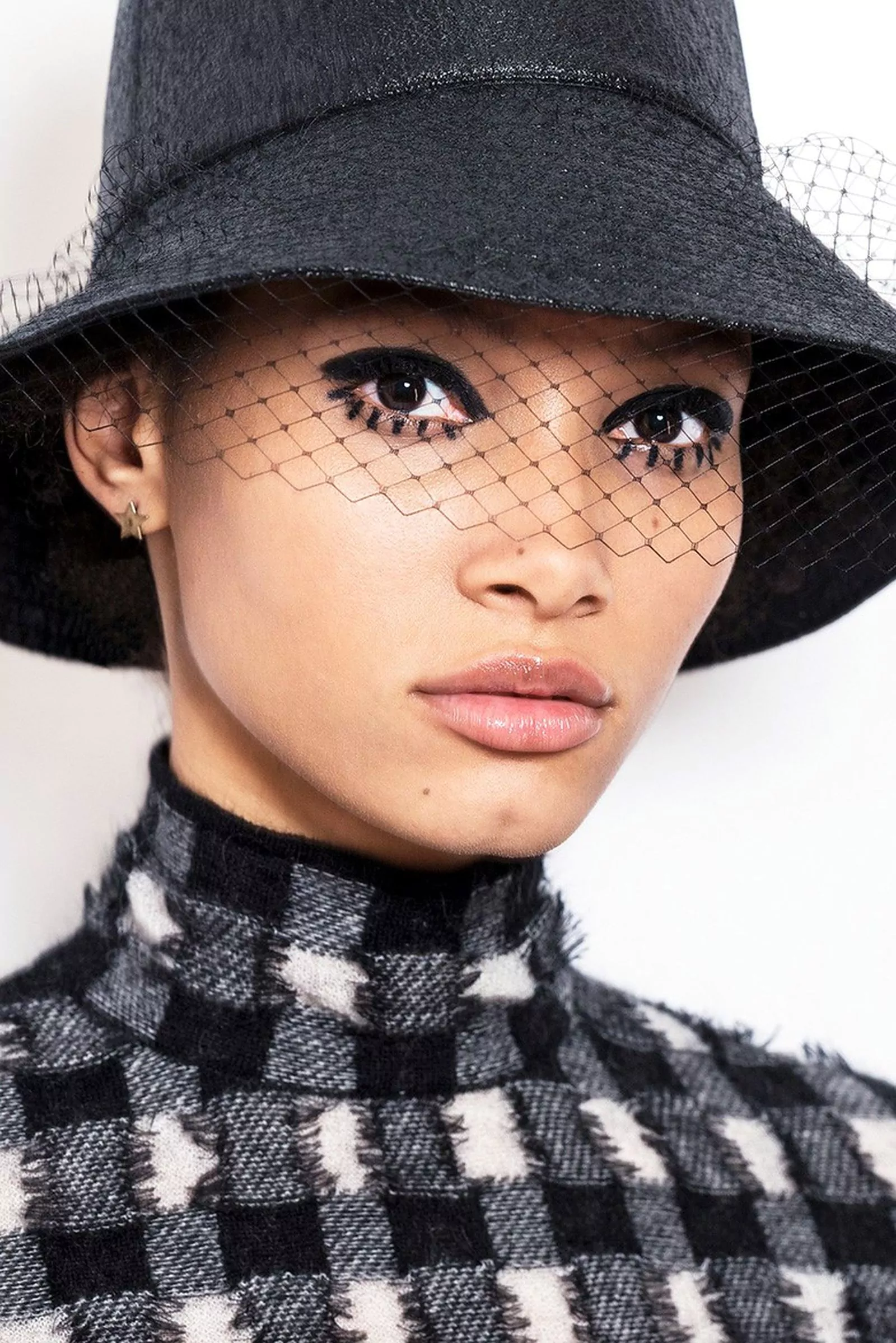 Графичный макияж на шоу Dior Ready-to-Wear осень-зима 2019/2020, фото 2